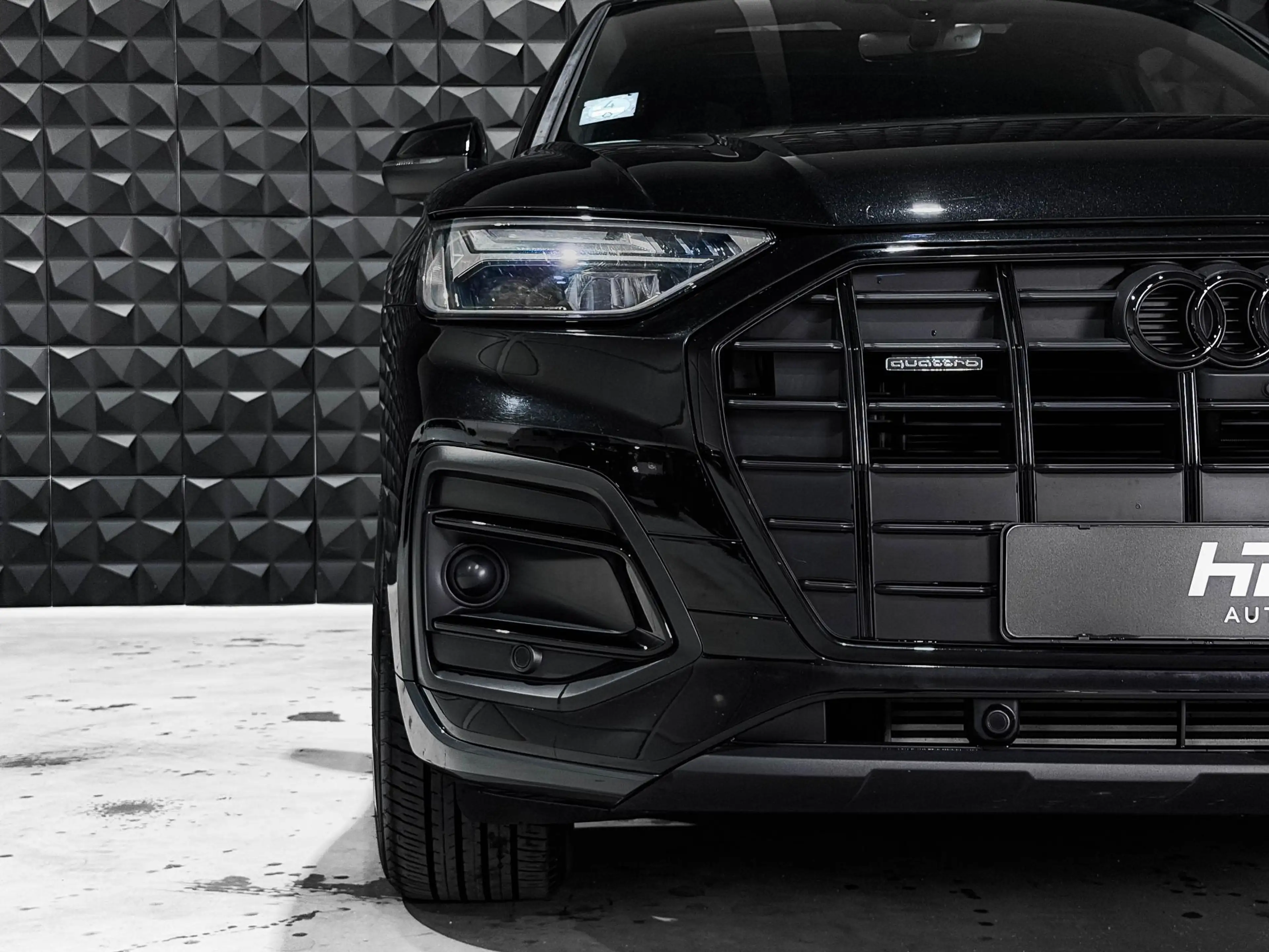 Audi Q5 45 TFSI | All Black | Pano | 20" | Trekh.  Memo | — photo 25