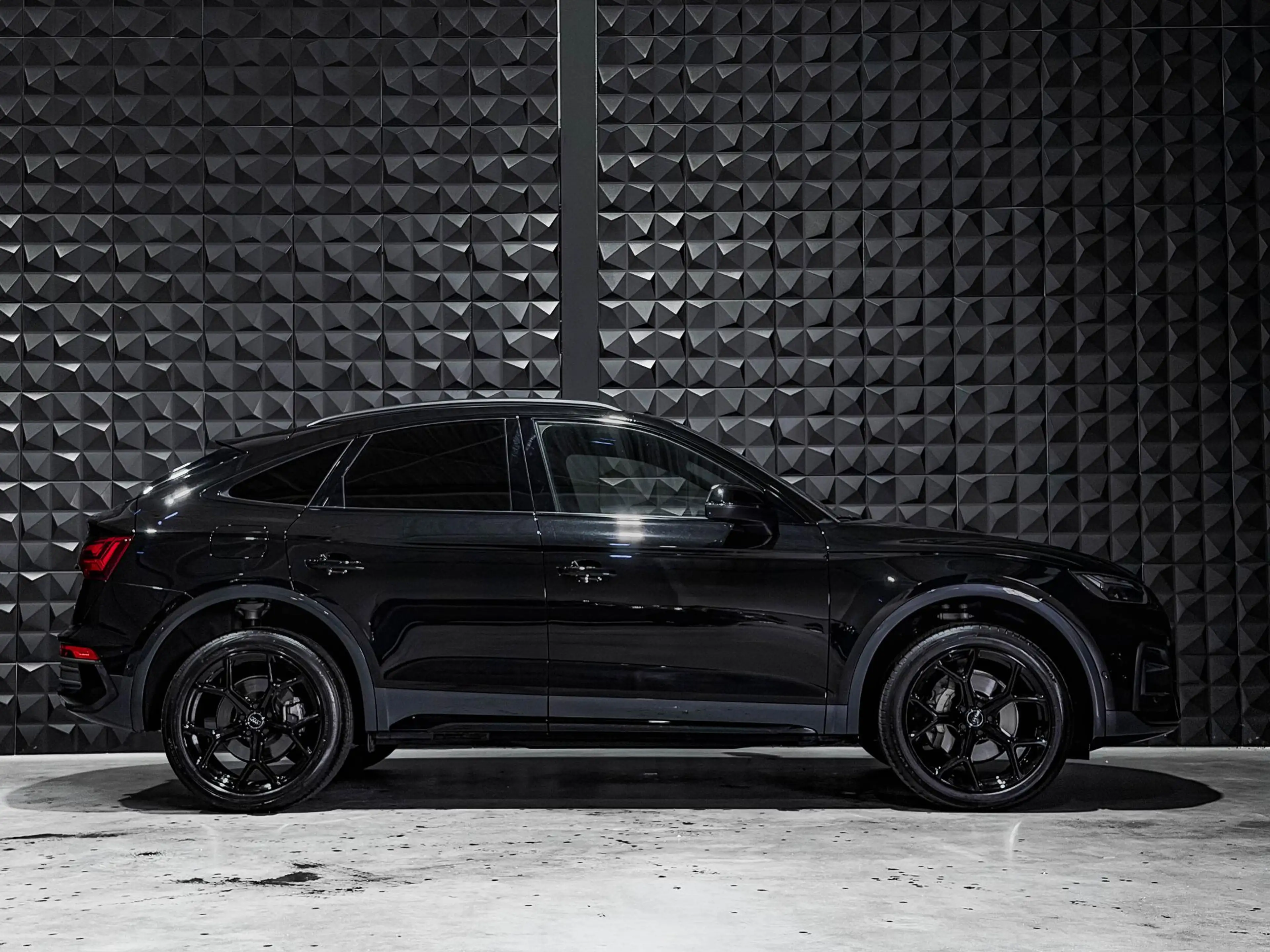 Audi Q5 45 TFSI | All Black | Pano | 20" | Trekh.  Memo | — photo 2