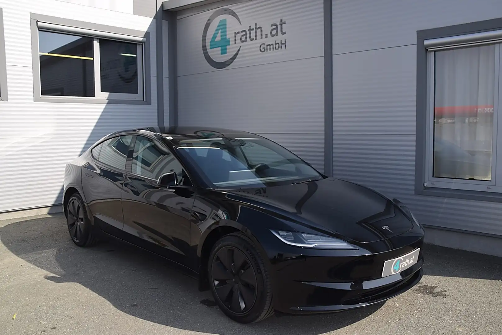 Tesla Model 3 Standard Range RWD Premium / NETTO: 33.317 € Schwarz - 1