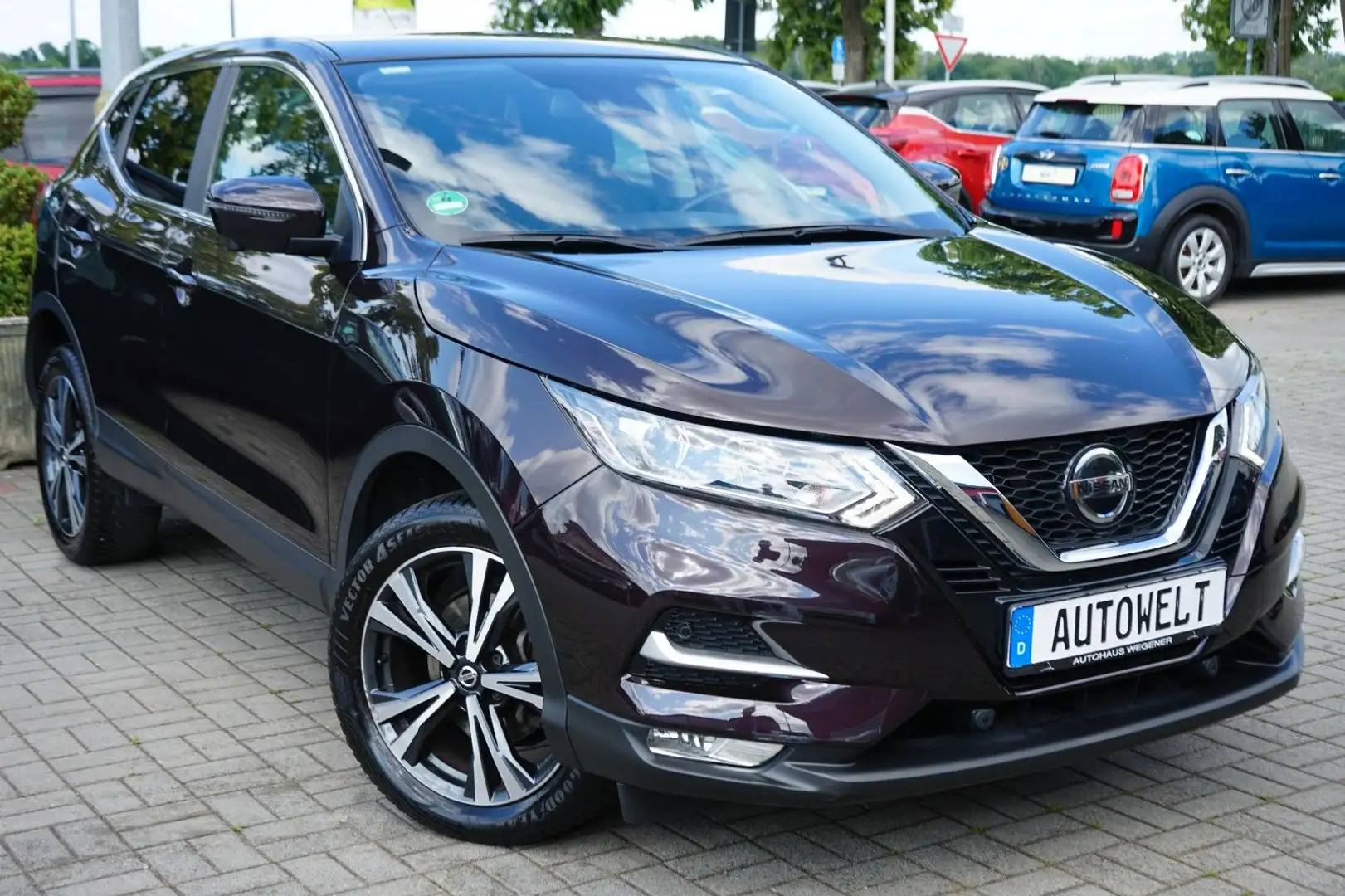 Nissan Qashqai 1.3 DIG-T DCT 160PS N-CONNECTA Brun - 2