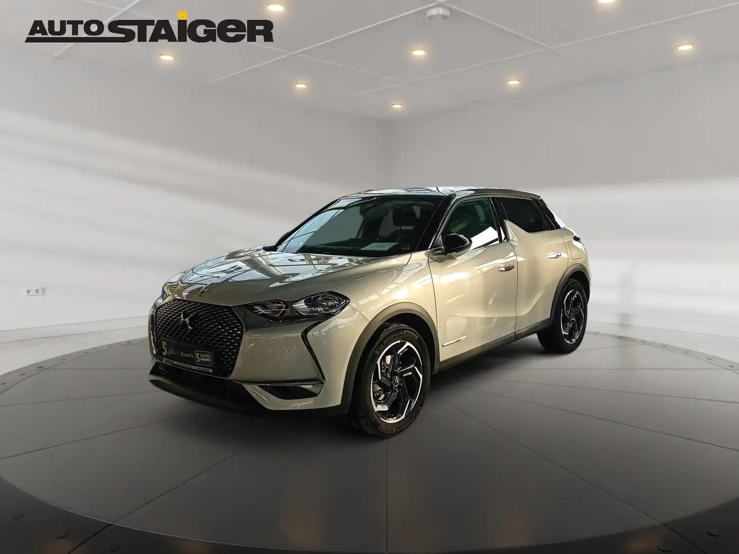 DS Automobiles DS 3 Crossback DS3 Crossback Bastille KlimaA+LM+PDC+SpurW+AUT Blanc - 2