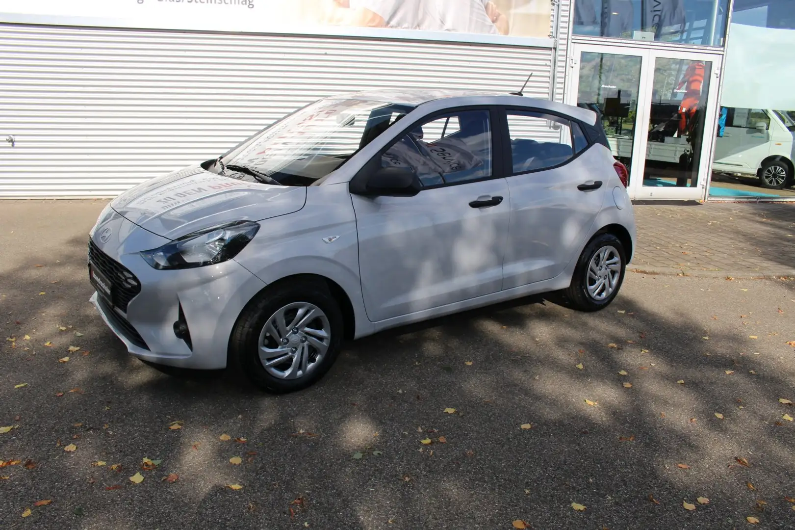 Hyundai i10 1.0 Select Grau - 1