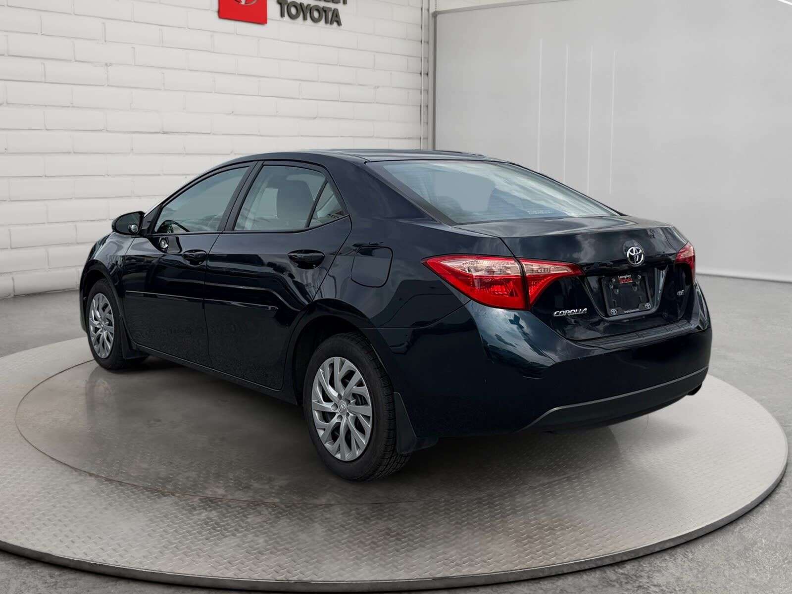 2017 Toyota Corolla LE; AUTOMATIC, HEATED SEATS, BACKUP CAMERA, REMOTE — снимка 1