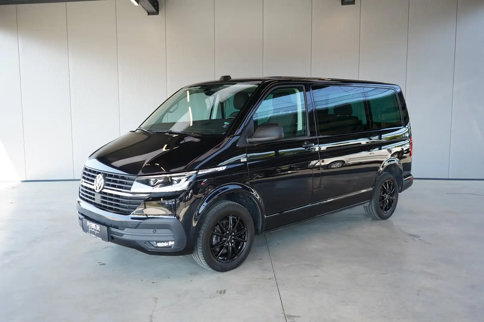 Volkswagen T6.1 Multivan VW T6.1 Multivan Trendline TDI 4MOTION Schwarz - 2