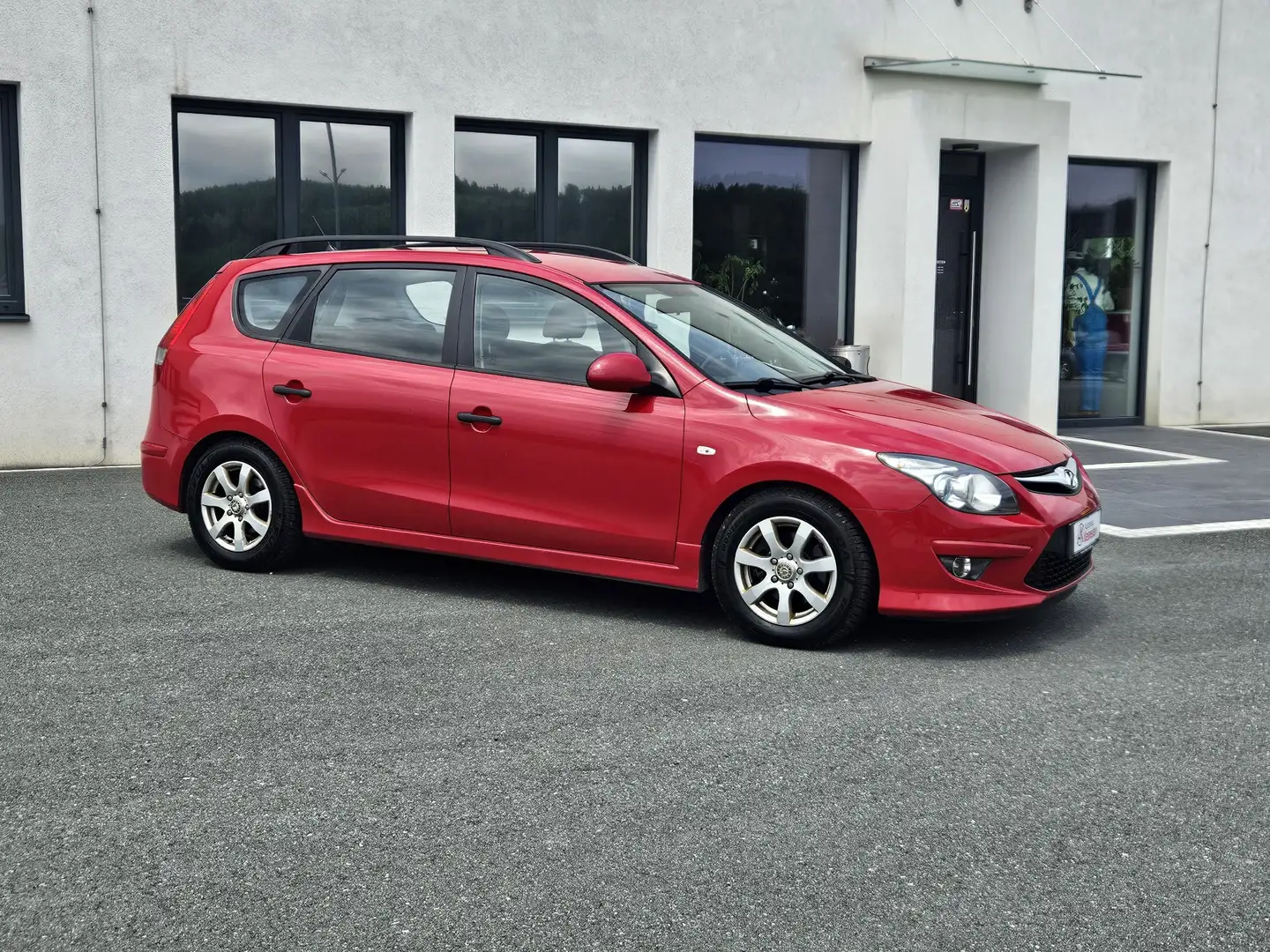 Hyundai i30 Kombi Rot - 1