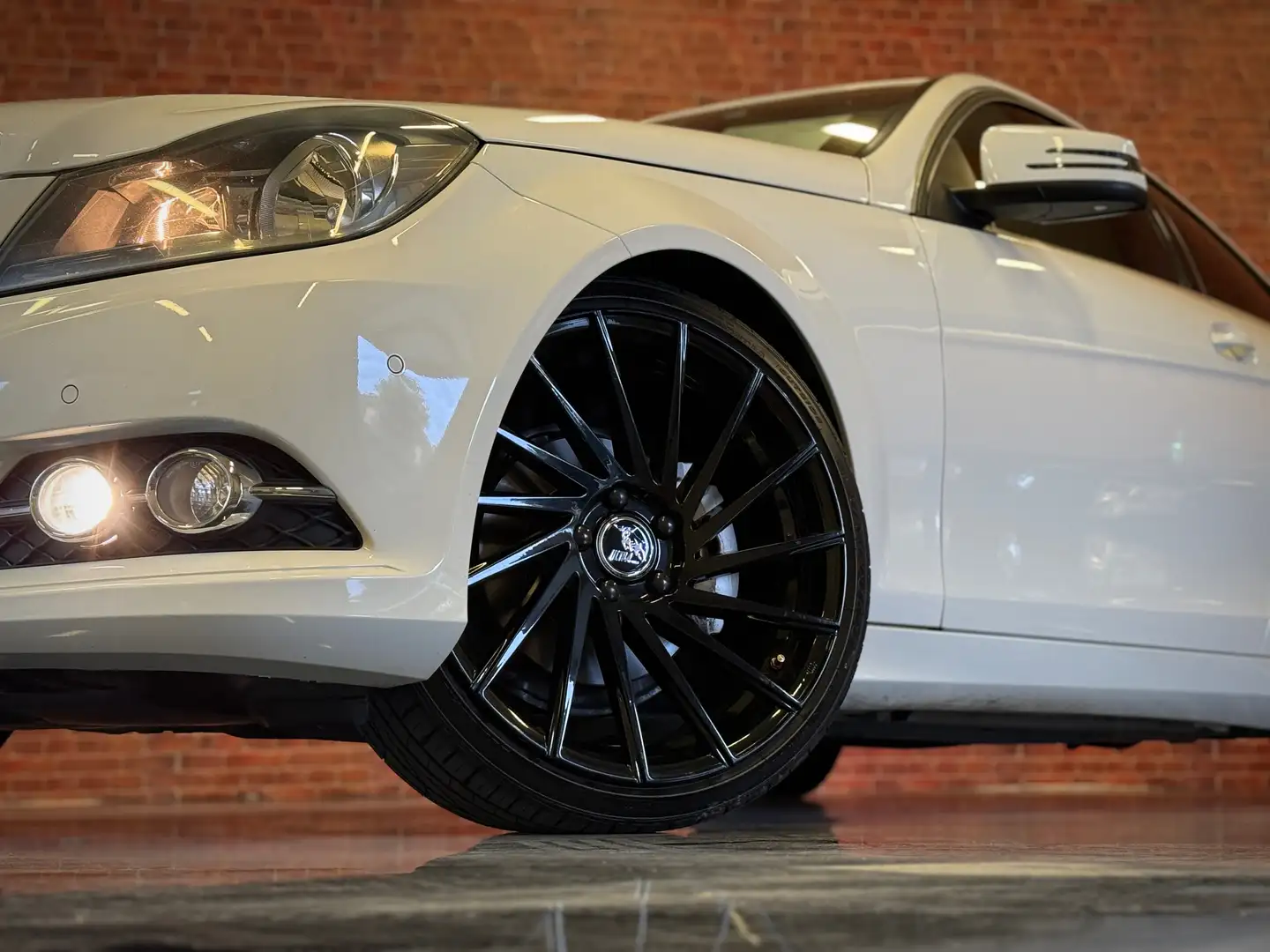 Mercedes-Benz C 180 C 180 CGI*Coupe*18"KESKIN*Volleder*Mopf(Facelift)* Weiß - 2