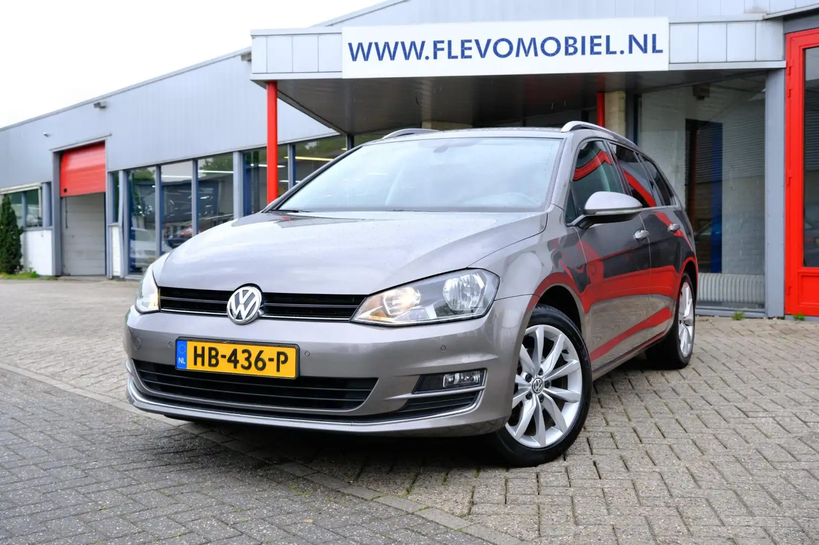 Volkswagen Golf Variant 1.2 TSI Highline Aut.|Leder-alcantara|Cam|Apple Ca Gri - 1