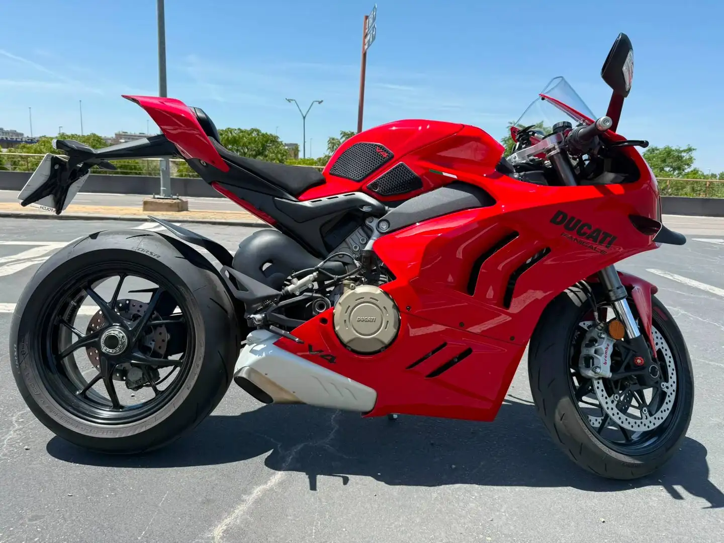 Ducati Panigale V4 Rojo - 2