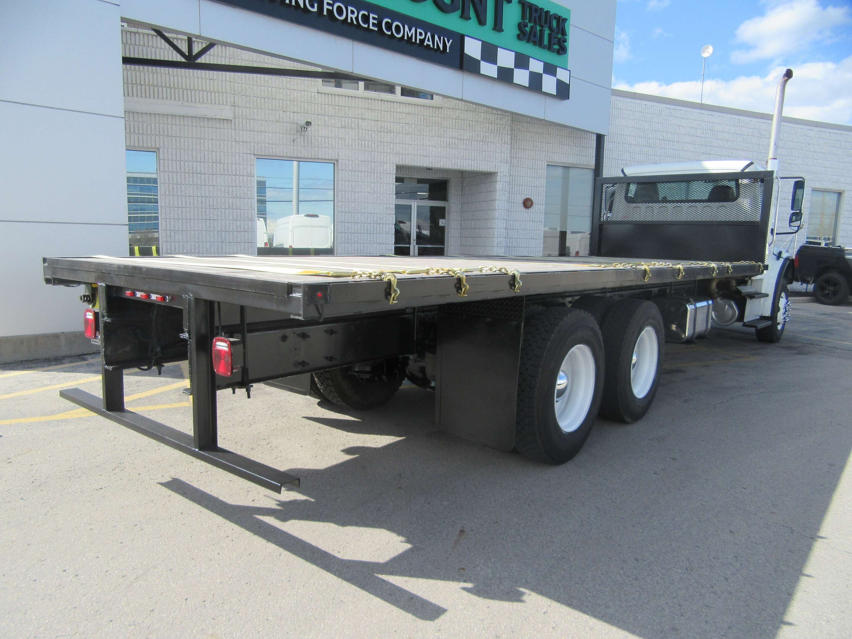 2019 Freightliner M2-106