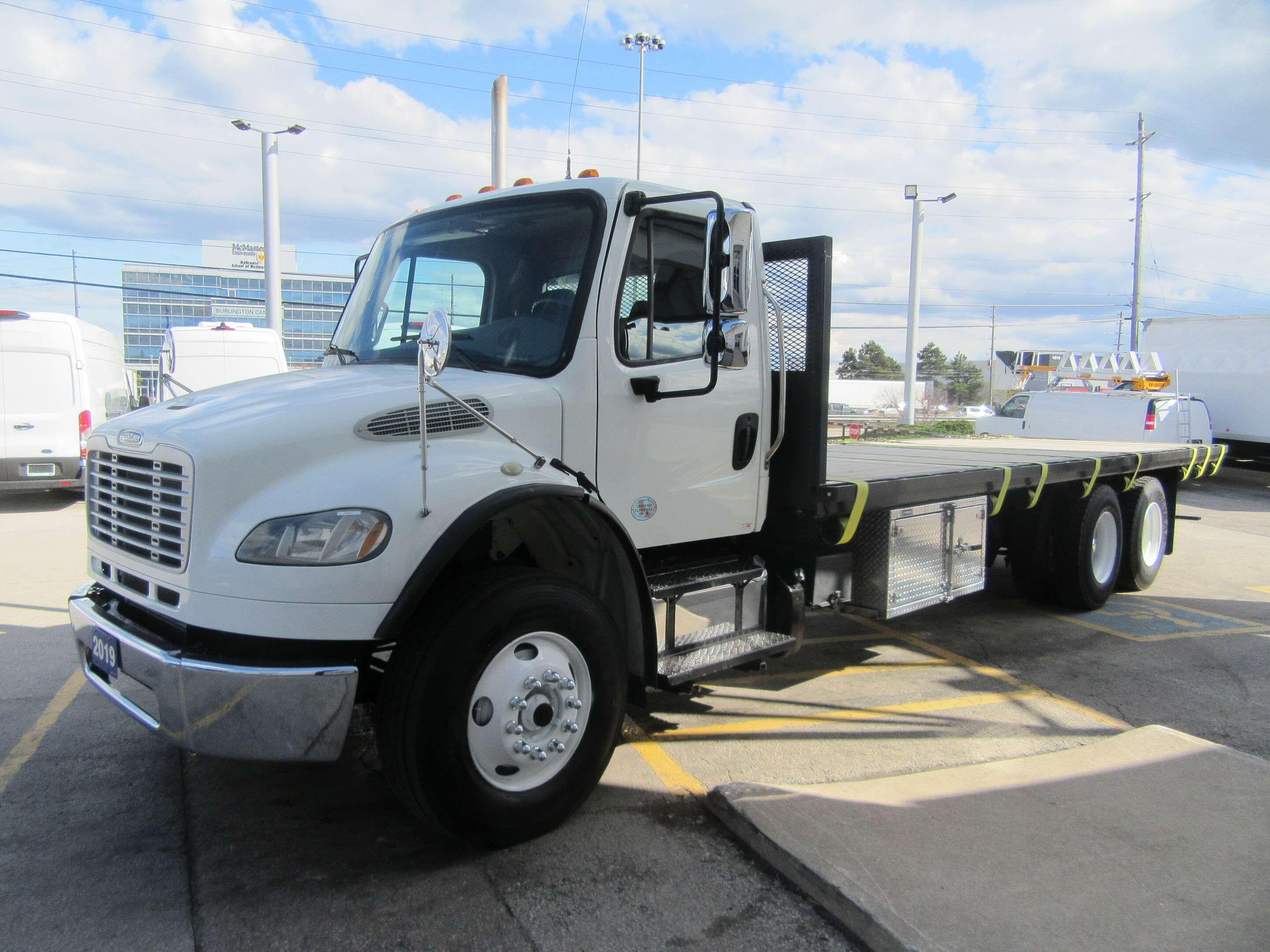 2019 Freightliner M2-106
