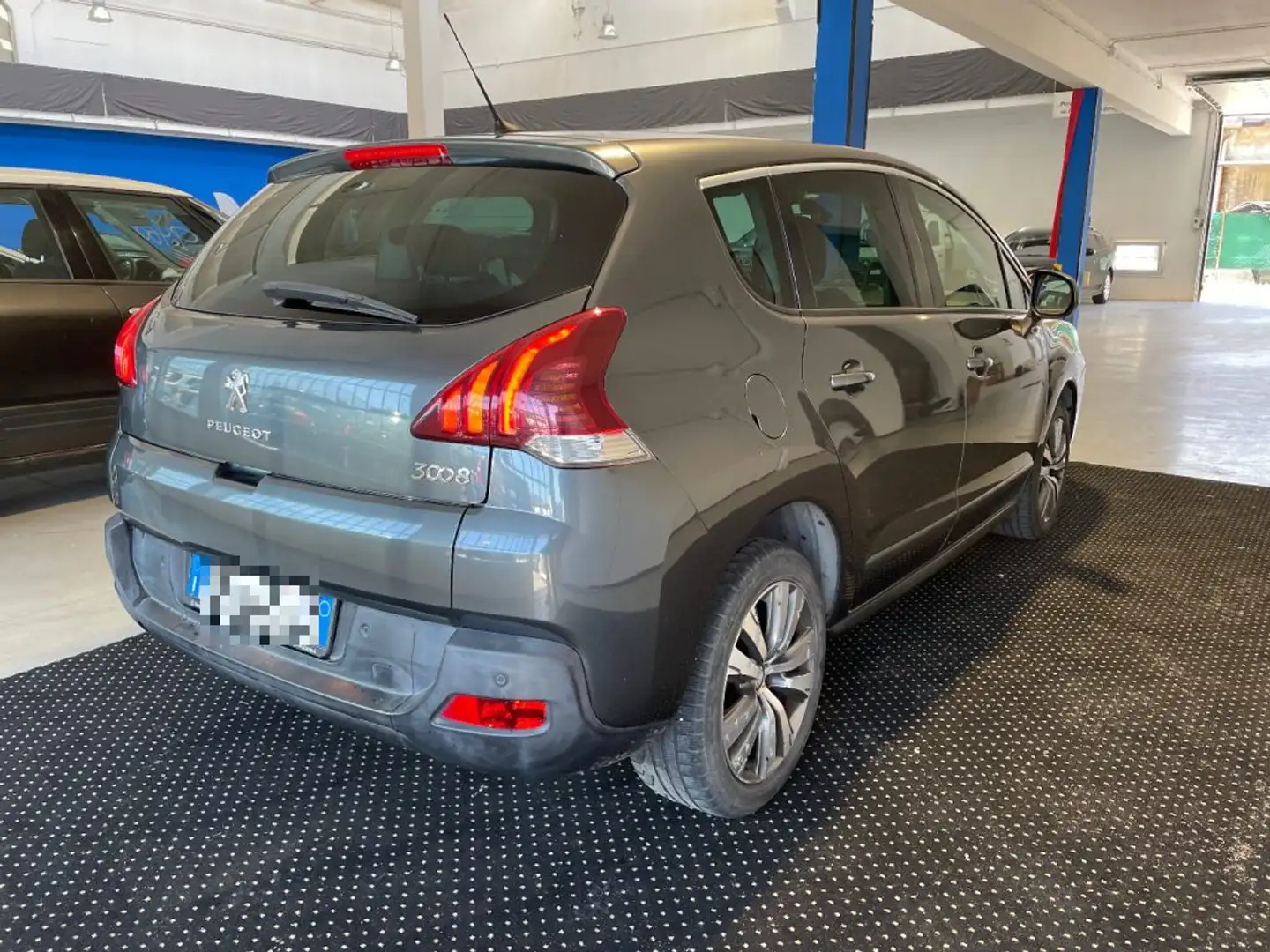 Peugeot 3008 1.6 HDi 115CV Active Grey - 2