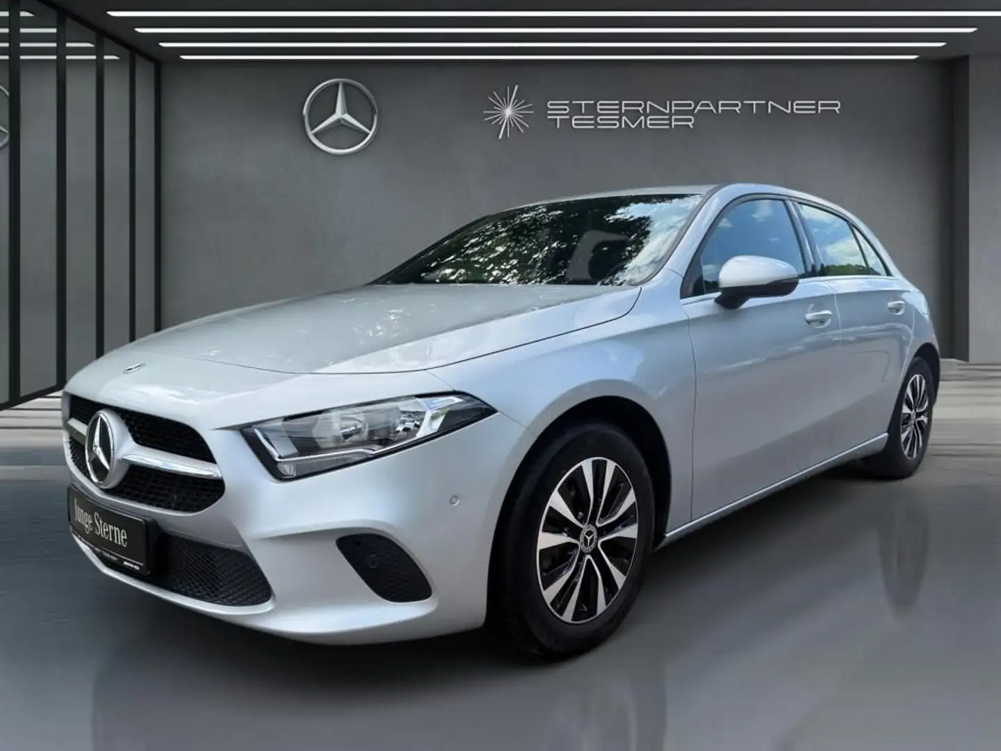 Mercedes-Benz A 200 +MBUX+KAMERA+SHZ+AUT+PDC+CarPlay+Klimaaut. Zilver - 2