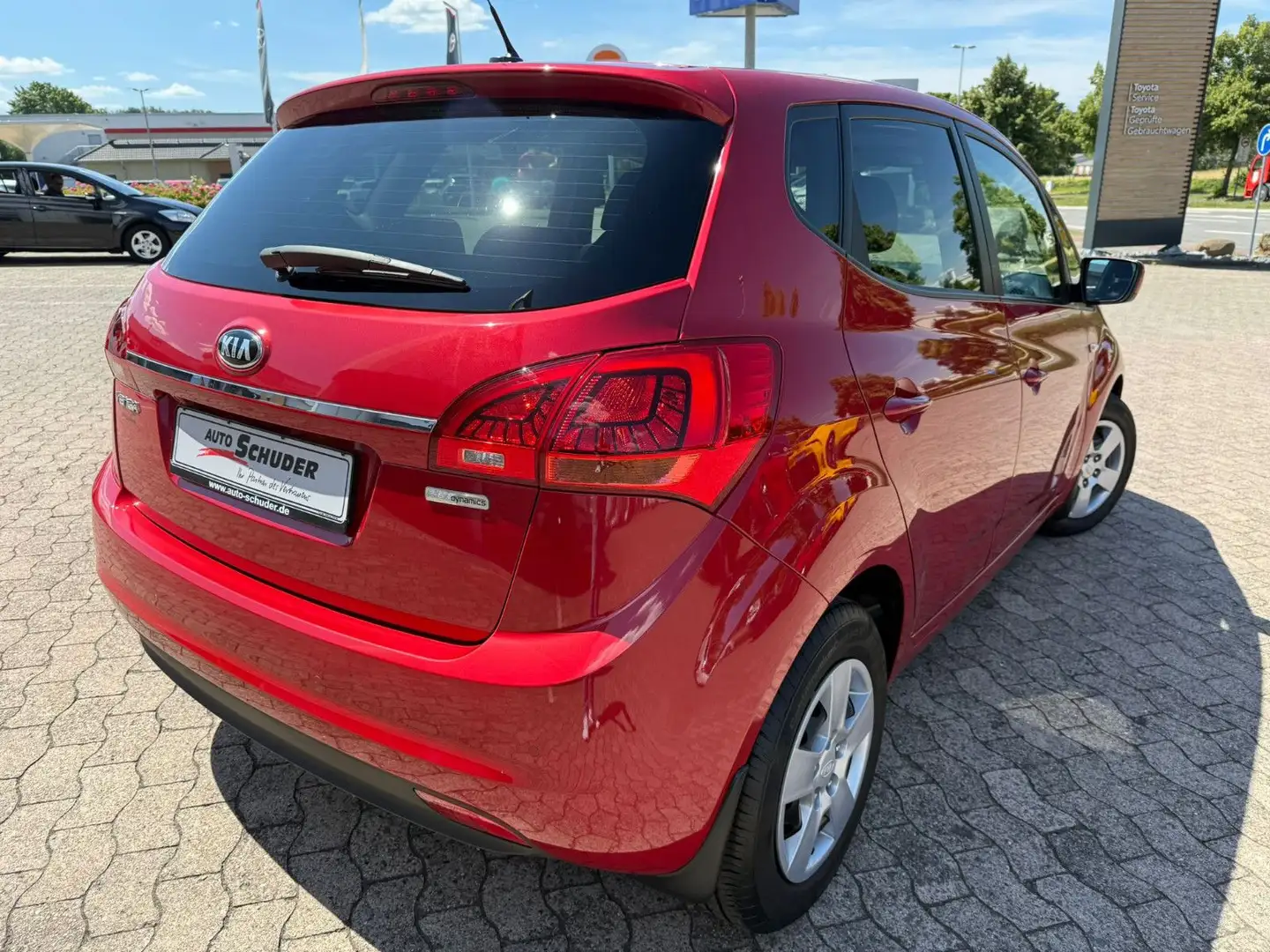 Kia Venga **Gepflegt** Rot - 2