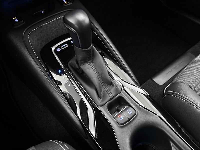 Toyota Corolla 1.8 Hybrid Dynamic | dealer onderhouden | Stoelver — photo 10