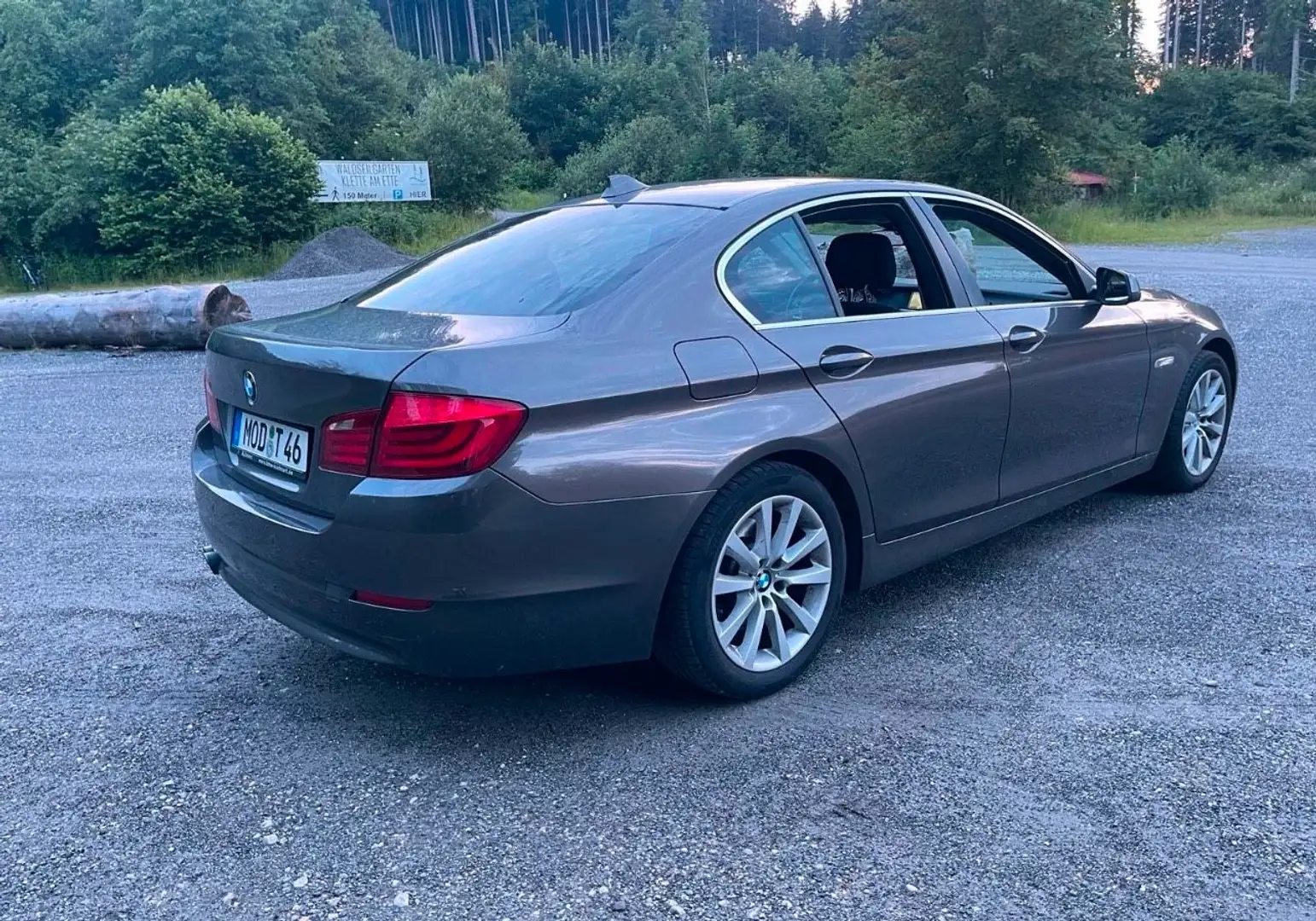 BMW 520 520d Braun - 2