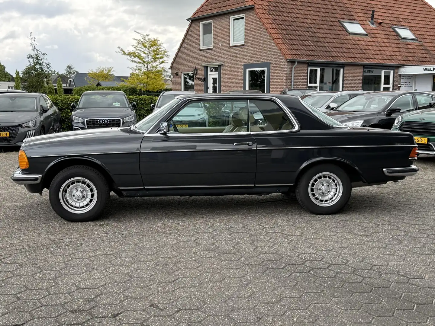 Mercedes-Benz CE 280 200-280 (W123) 230 Schwarz - 2