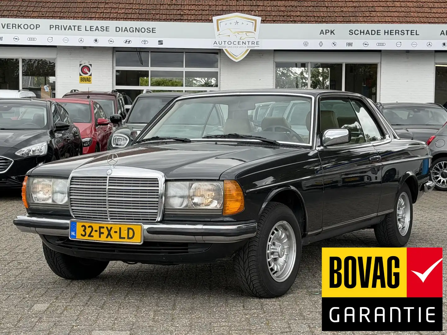 Mercedes-Benz CE 280 200-280 (W123) 230 Schwarz - 1