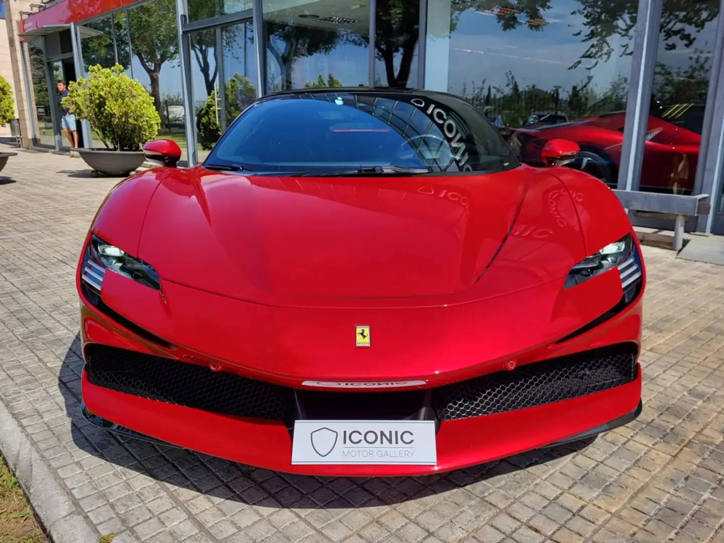 Ferrari SF90 Stradale Rojo - 2