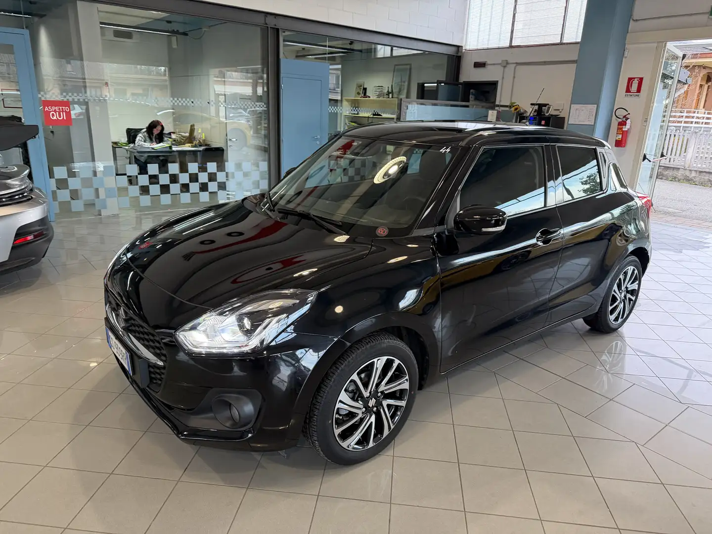 Suzuki Swift Swift 1.2 Hybrid Top 2wd Schwarz - 2