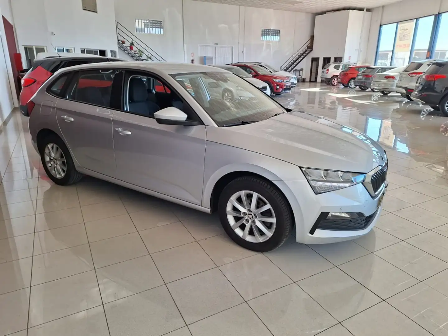 Skoda Scala 1.6 TDI Style 85kW Gris - 2