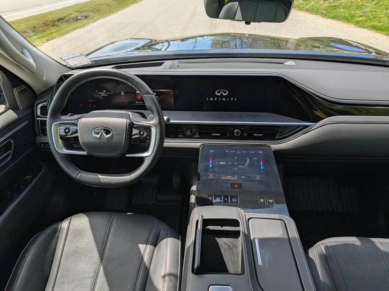 Infiniti QX80 снимка Infiniti QX80