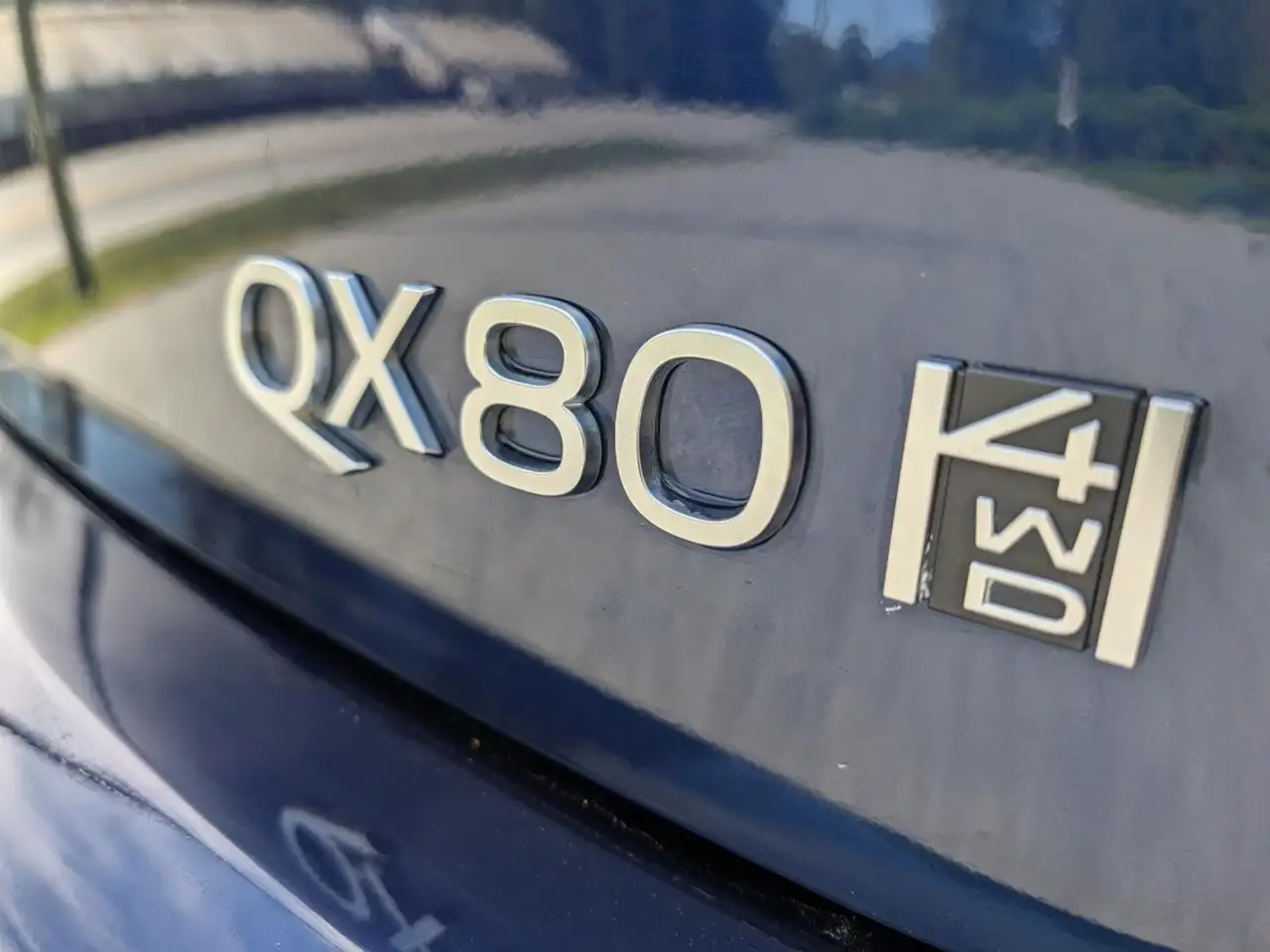Infiniti QX80 снимка Infiniti QX80