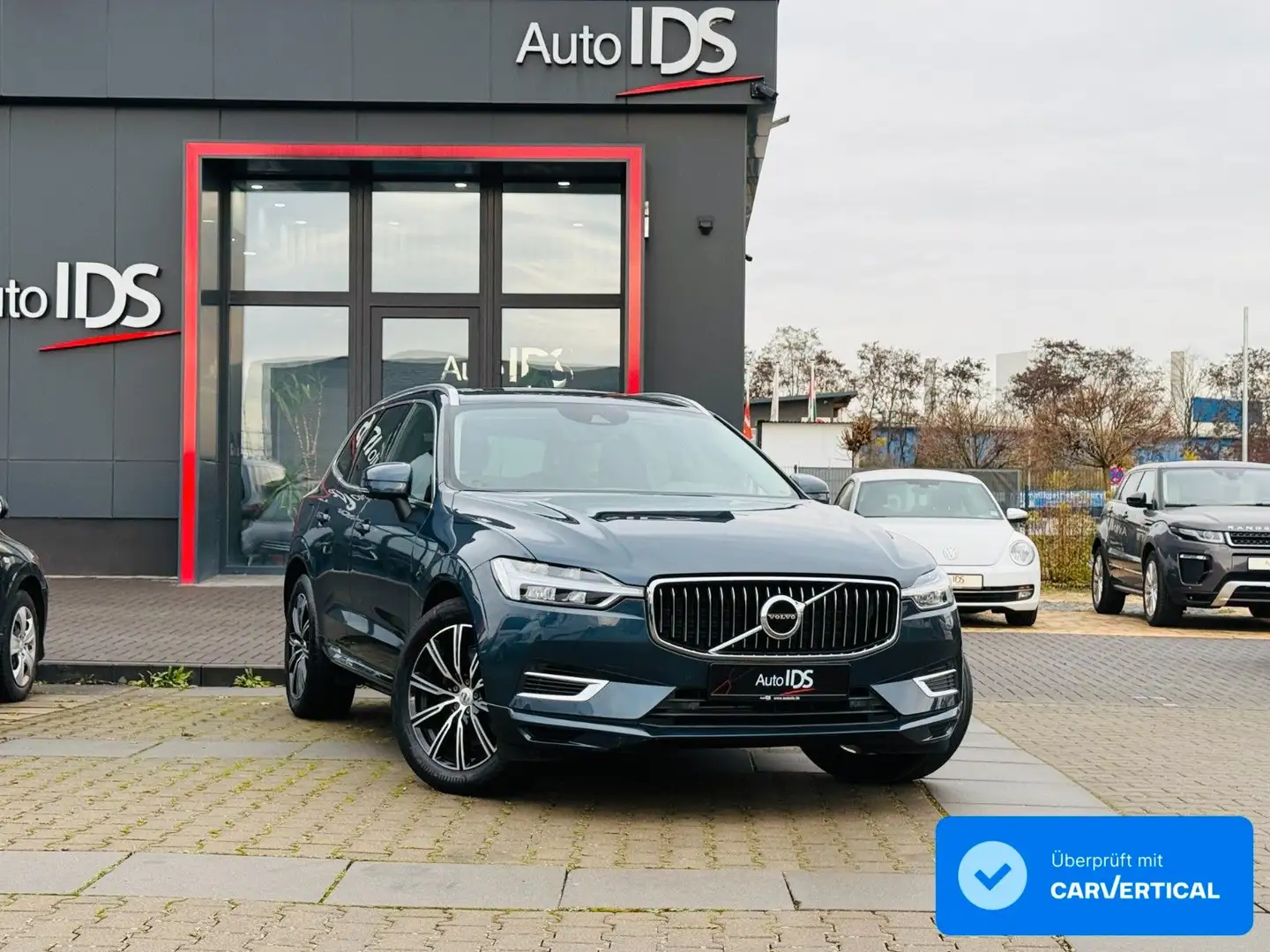 Volvo XC60 Inscription Recharge Plug-In Hybrid AWD Blau - 1