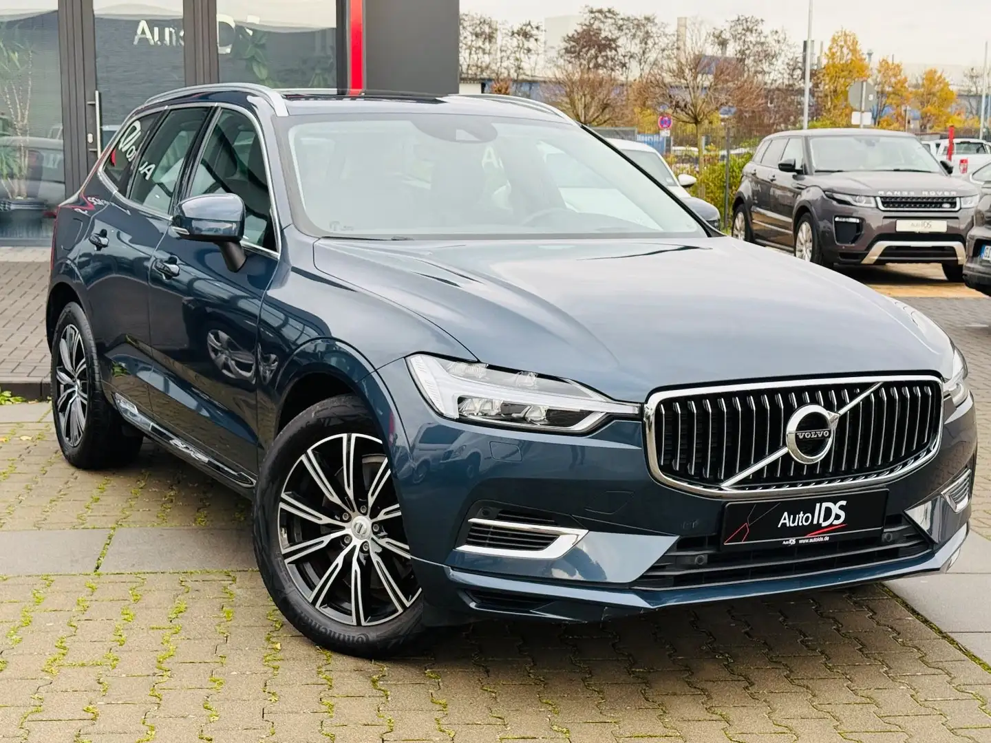 Volvo XC60 Inscription Recharge Plug-In Hybrid AWD Blau - 2