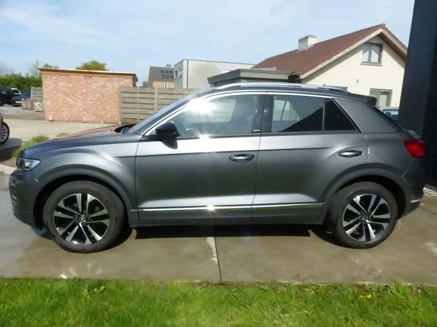 Volkswagen T-Roc United, camera, PDC, ACC, App-Connect, Navi, LED. Gris - 2