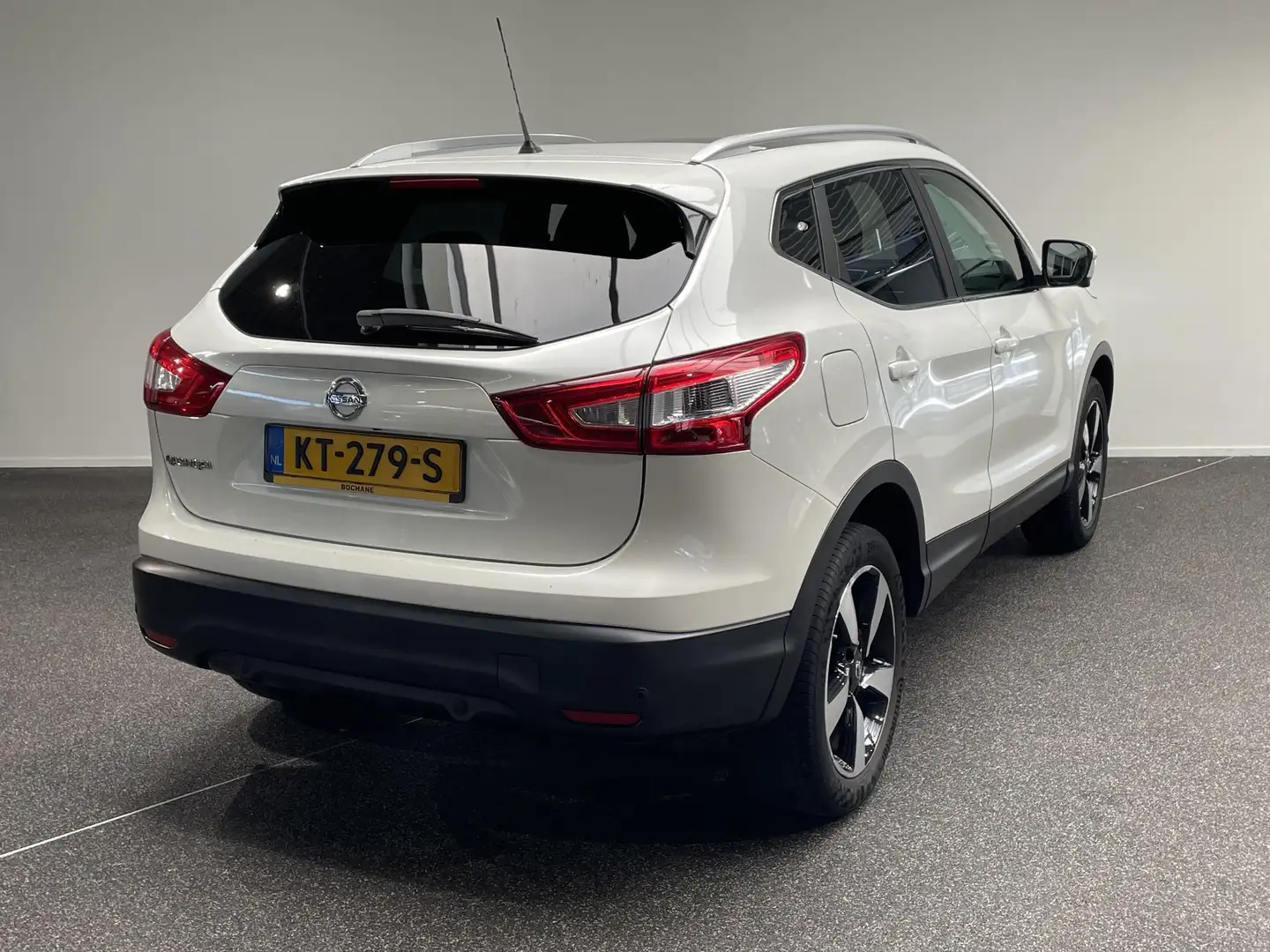 Nissan Qashqai 1.2 N-Connecta / Navigatie / Panoramadak / 1e Eig Wit - 2