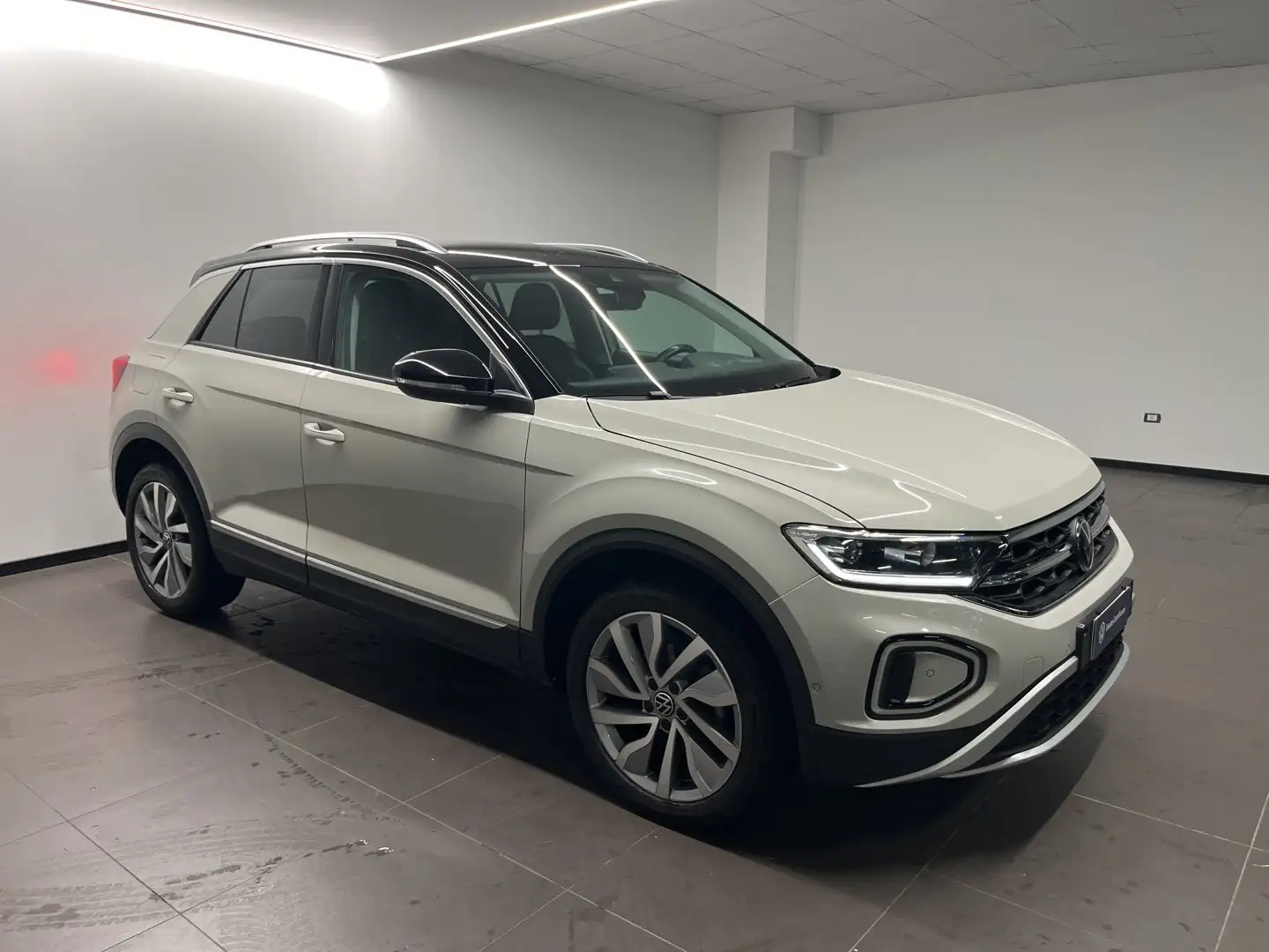Volkswagen T-Roc Nuovo Style 2.0 TDI SCR 85 kW (115 CV) Manuale Grau - 2