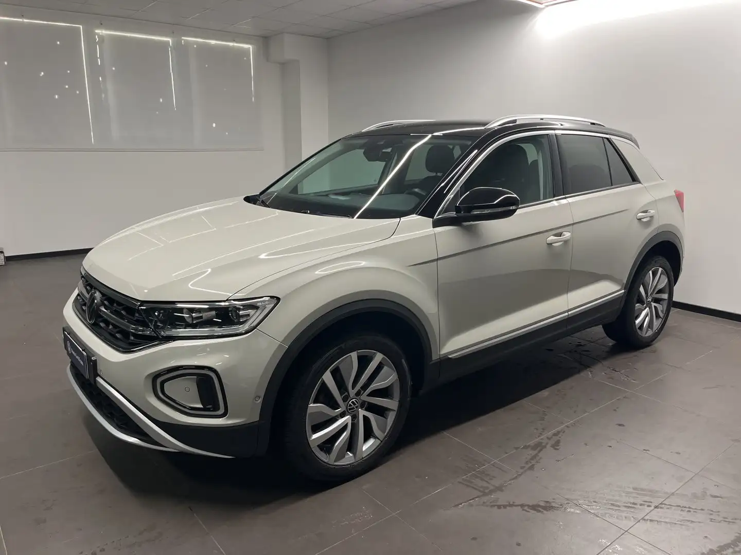 Volkswagen T-Roc Nuovo Style 2.0 TDI SCR 85 kW (115 CV) Manuale Grau - 1