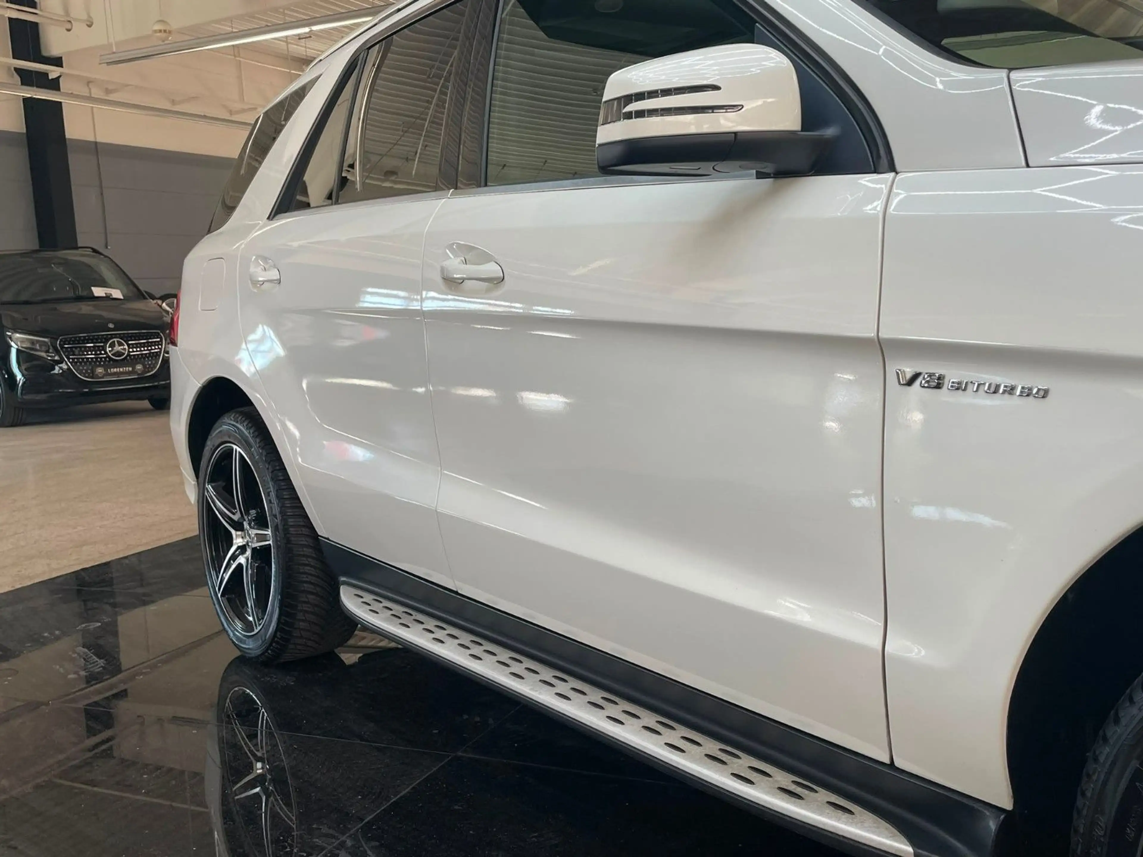 Mercedes-Benz ML 500 BlueEfficiency 4Matic V8 / AMG / Pano / — photo 5