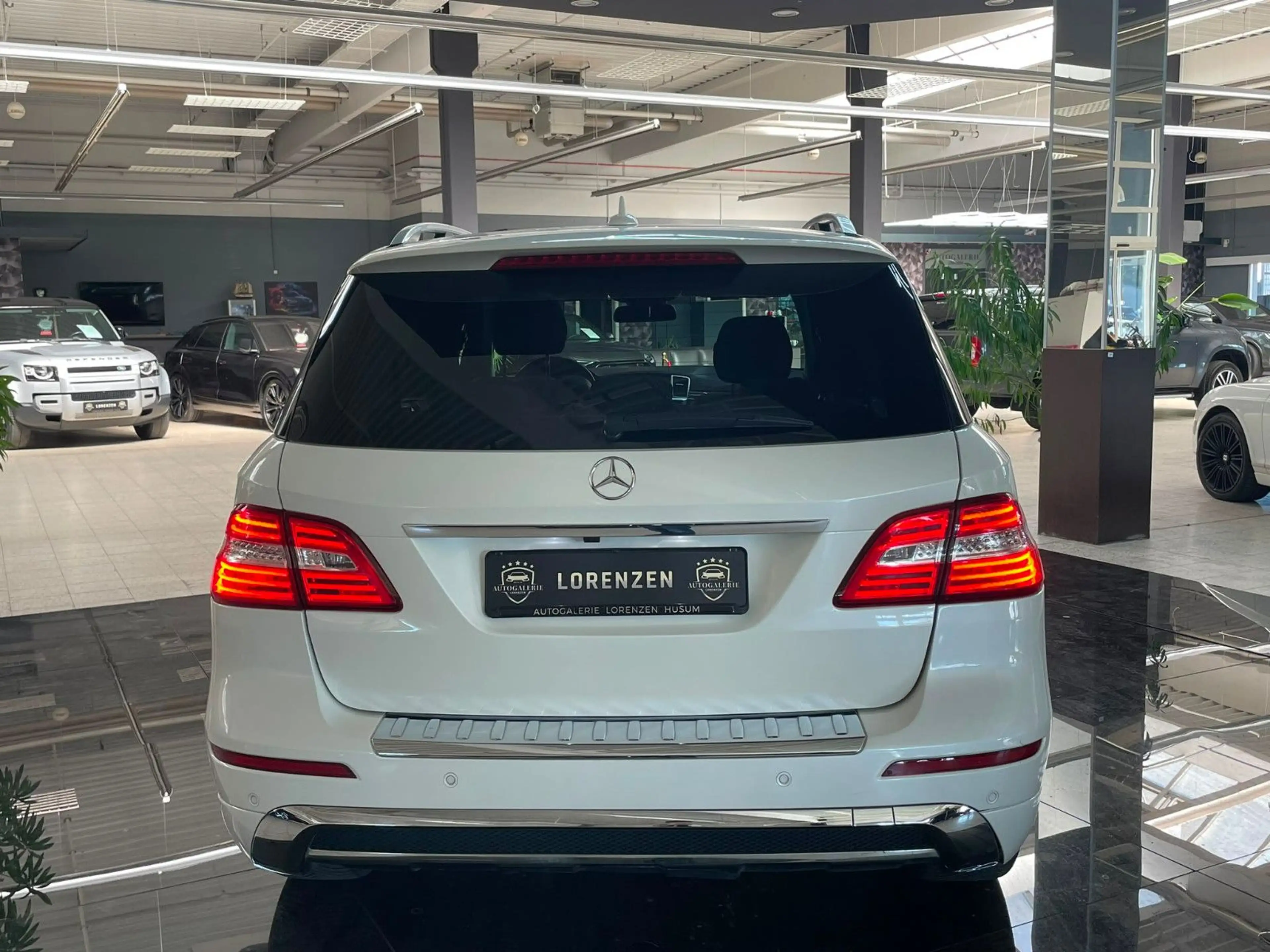 Mercedes-Benz ML 500 BlueEfficiency 4Matic V8 / AMG / Pano / — photo 7