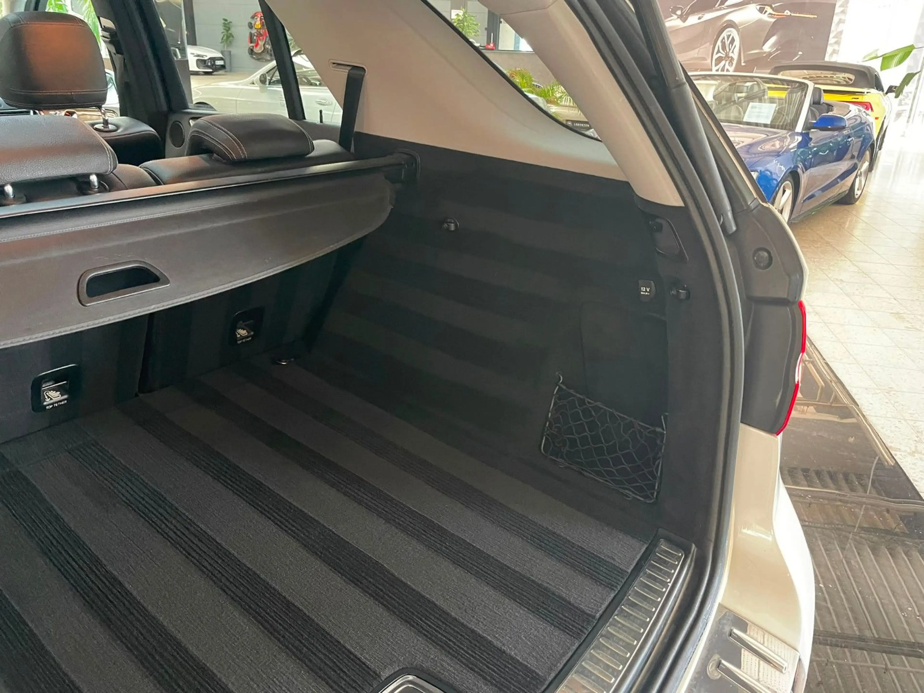Mercedes-Benz ML 500 BlueEfficiency 4Matic V8 / AMG / Pano / — photo 11