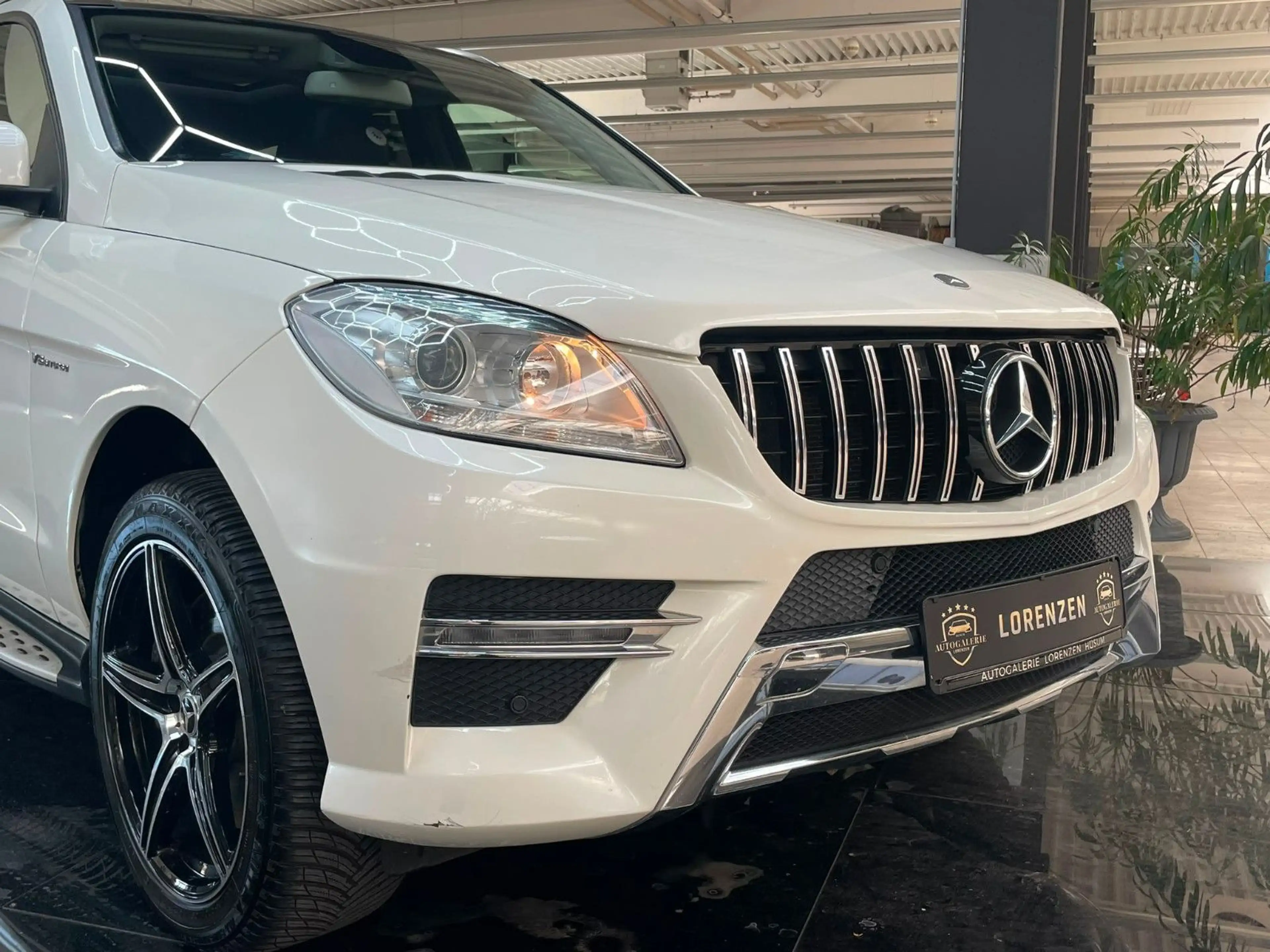 Mercedes-Benz ML 500 BlueEfficiency 4Matic V8 / AMG / Pano / — photo 6