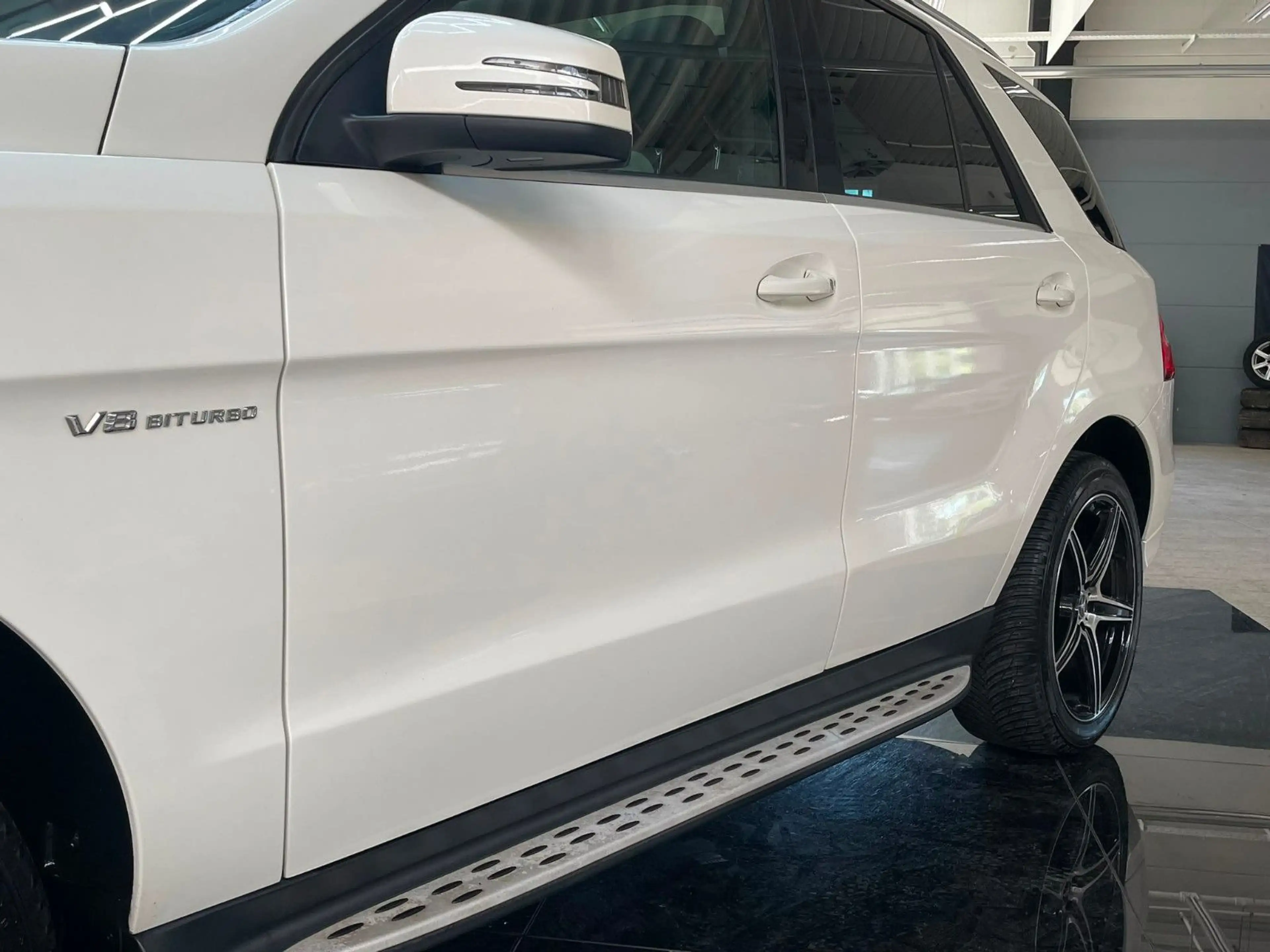 Mercedes-Benz ML 500 BlueEfficiency 4Matic V8 / AMG / Pano / — photo 3