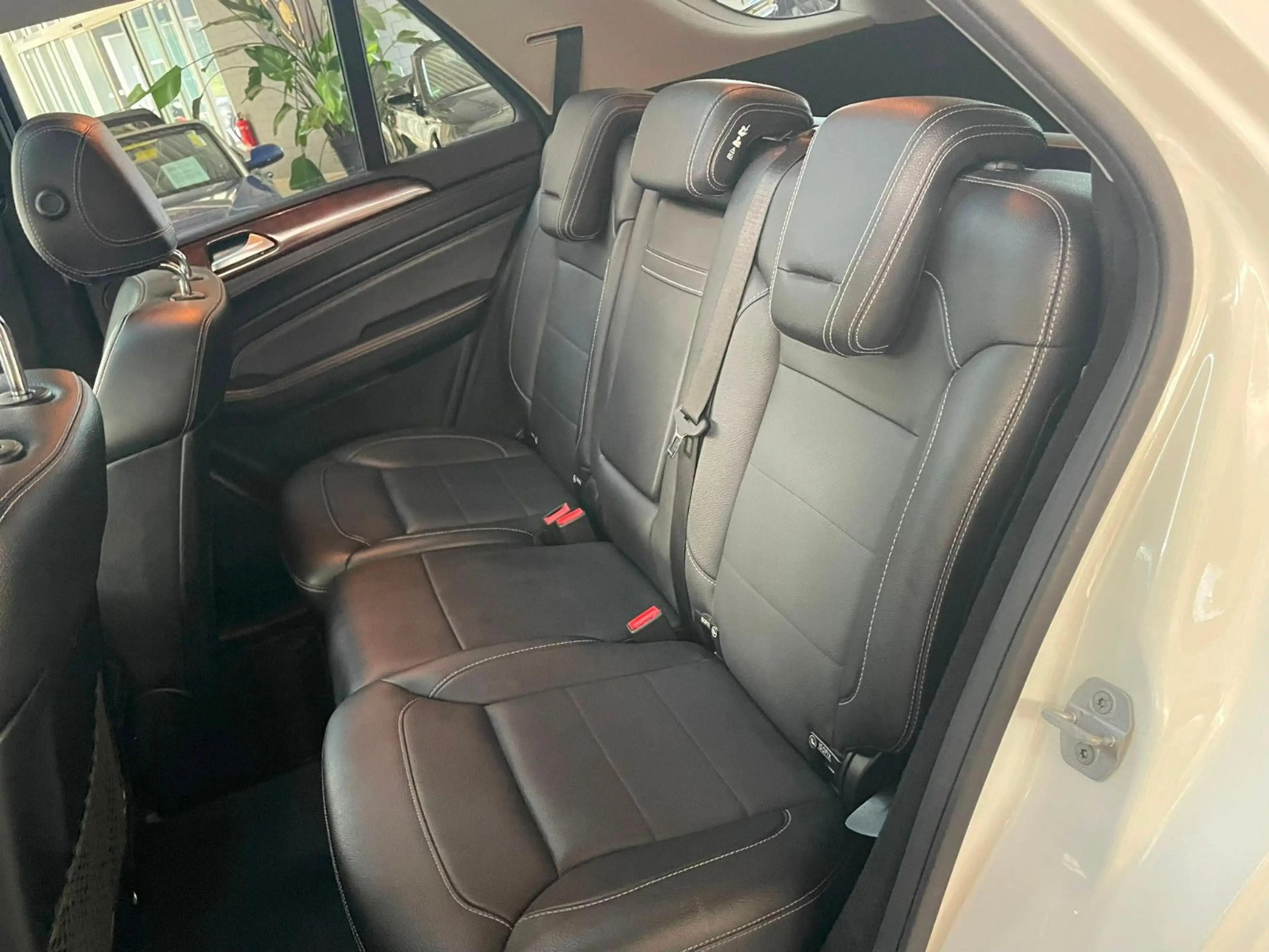 Mercedes-Benz ML 500 BlueEfficiency 4Matic V8 / AMG / Pano / — photo 14