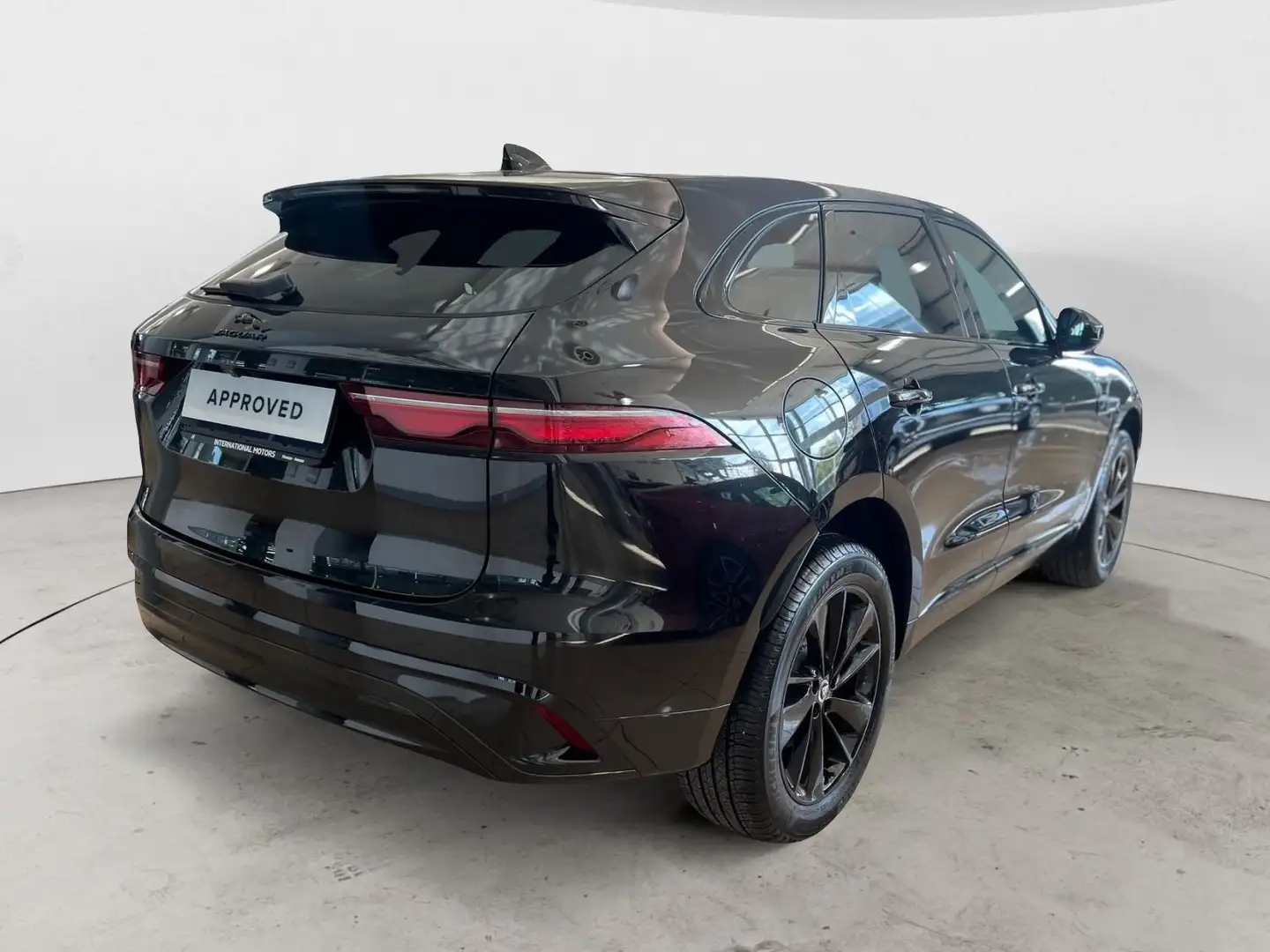Jaguar F-Pace 2.0 D 204 CV AWD aut. R-Dynamic SE Nero - 2