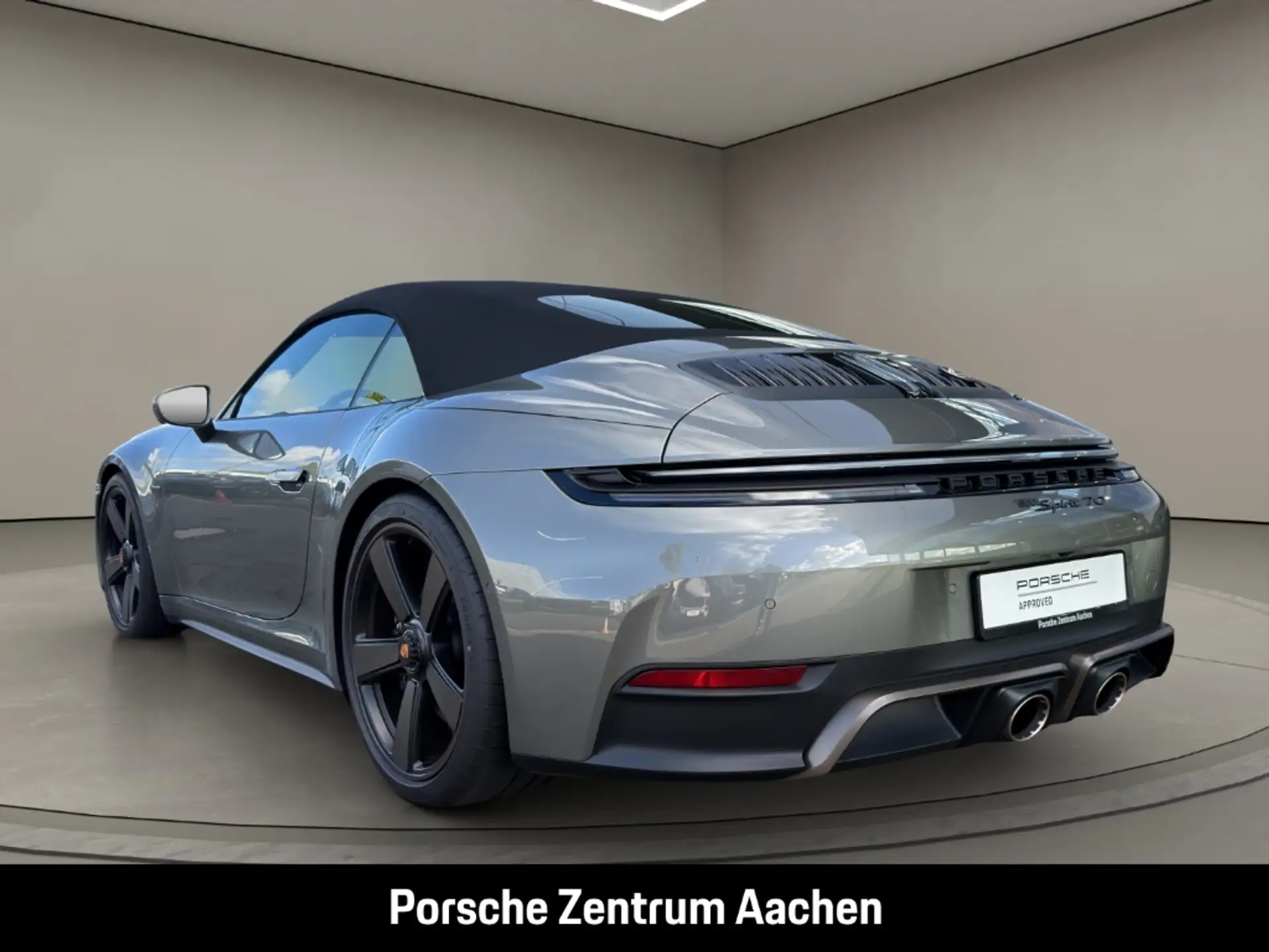포르쉐 911 Carrera Cabriolet 2025 실버 사진 3