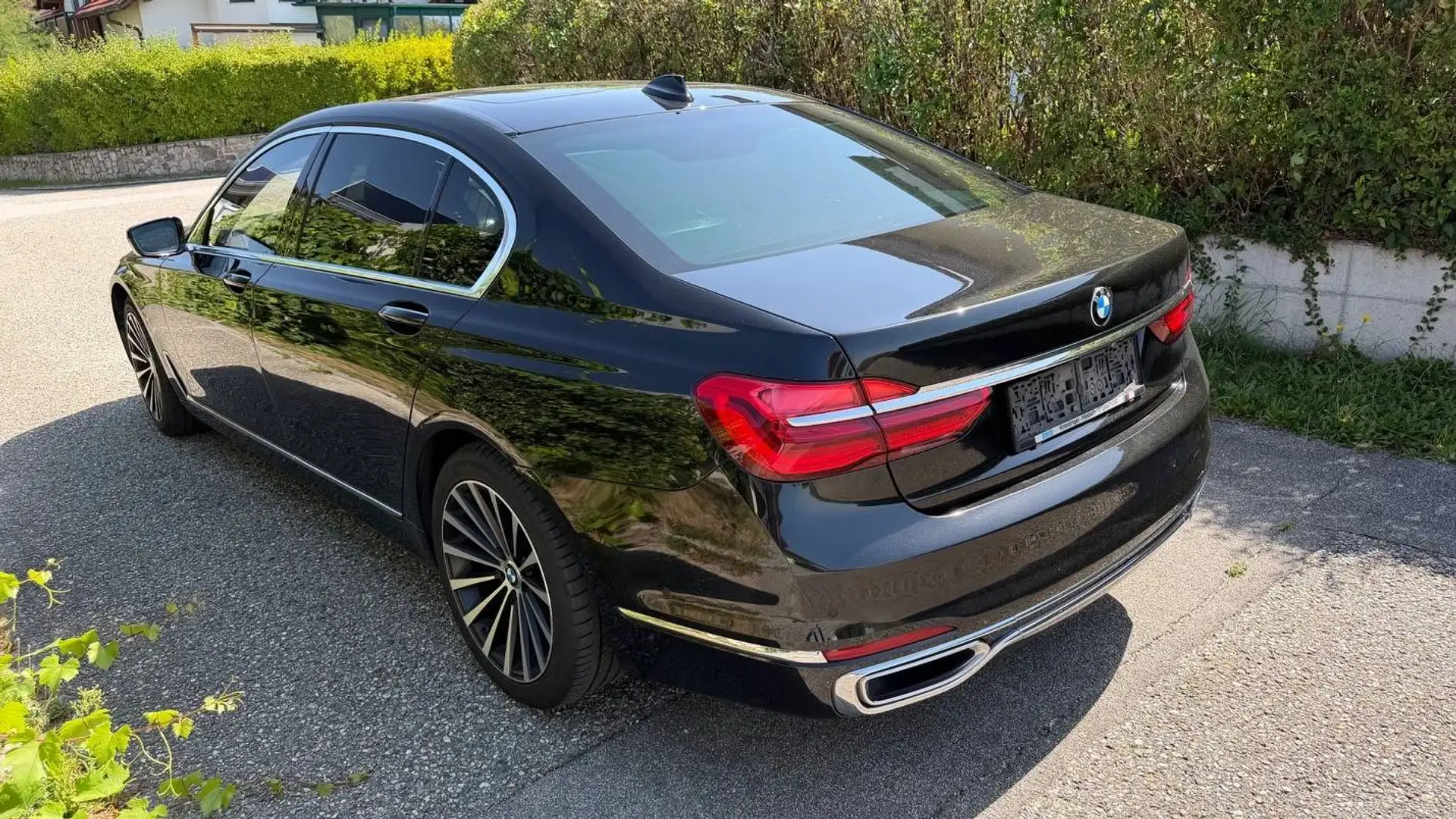 BMW 730 730Ld xDrive,Vollausst.,Exec.Lounge,Massage,Sitzbelüft.,Softclose,Bowers&Wilkins,Laserlicht, Pano,Kurvenlicht,Gestiksteu. Schwarz - 1