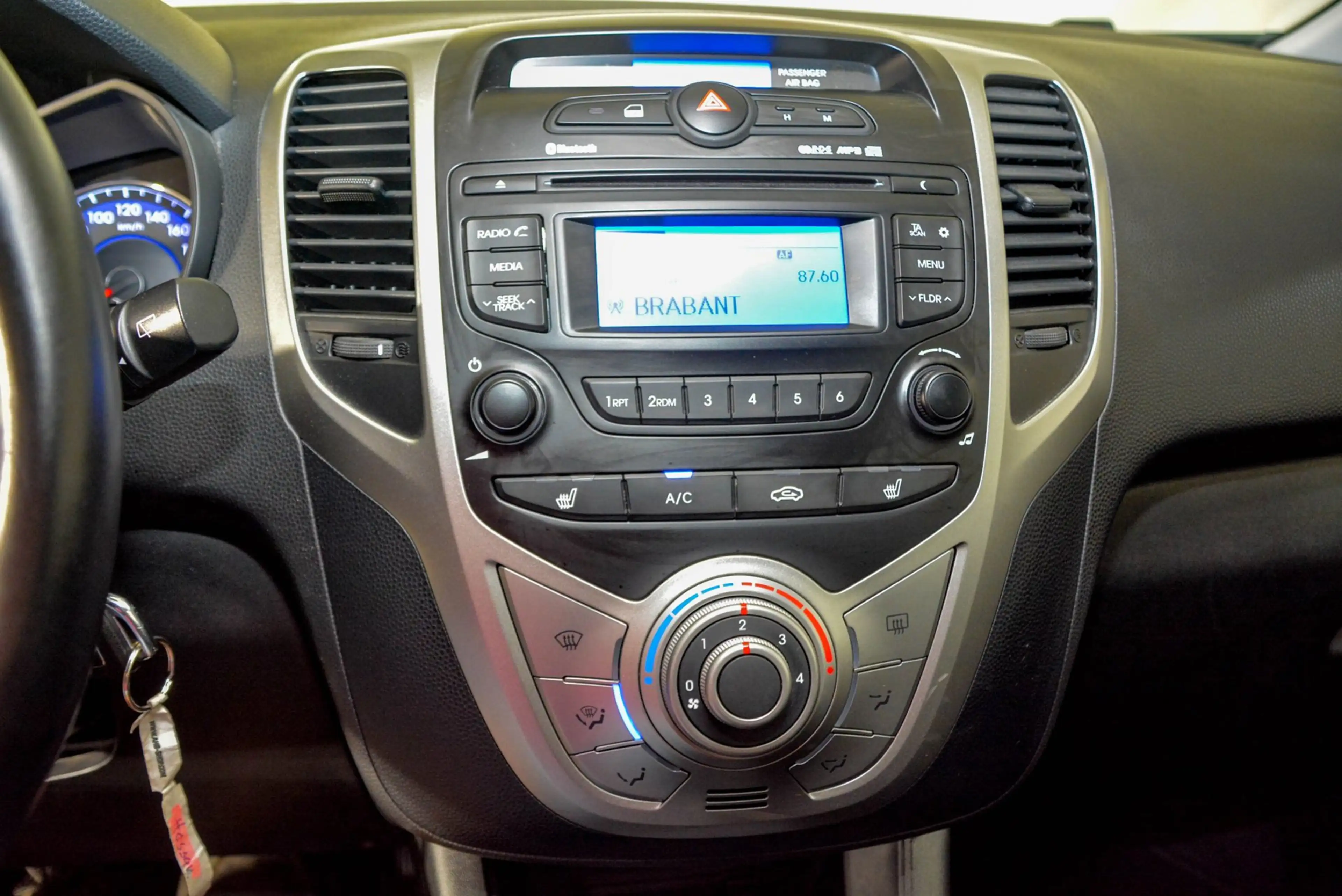 Hyundai iX20 1.4i airco, PDC achter, stuurwielverwarming — photo 27