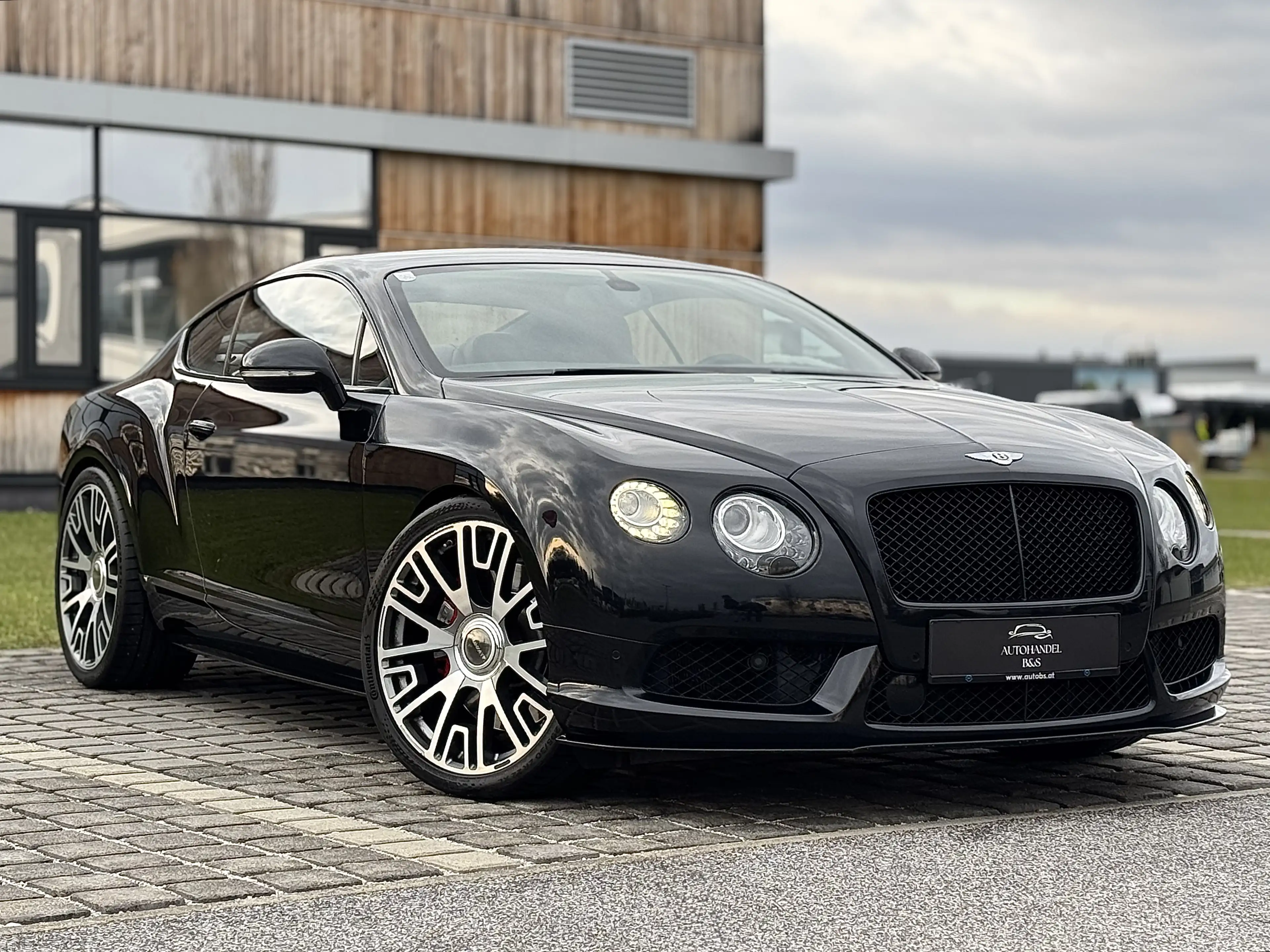 Bentley Continental GT V8 S *MULLINER-PAKET, NAIM, MANSORY* — photo 9