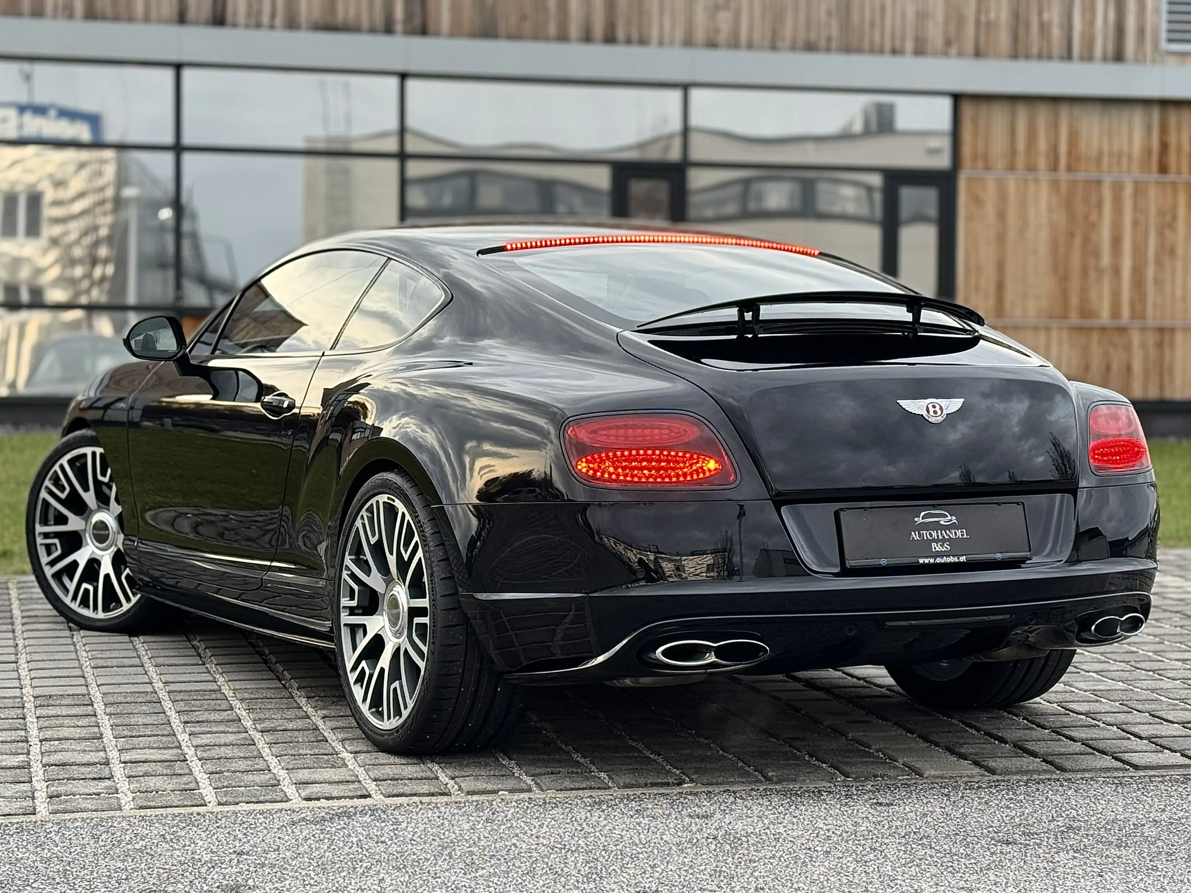 Bentley Continental GT V8 S *MULLINER-PAKET, NAIM, MANSORY* — photo 14