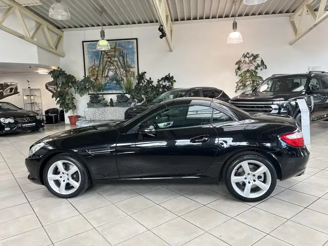 Mercedes-Benz SLK view 13