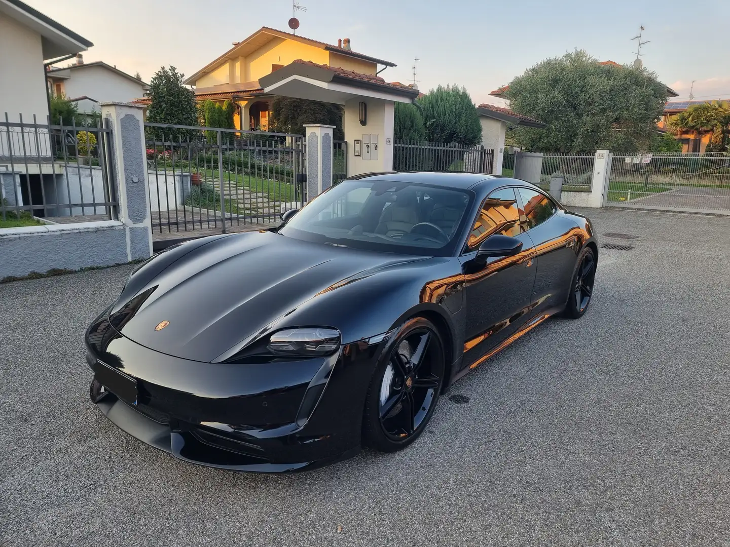 Porsche Taycan TURBO 680 CV Nero - 1