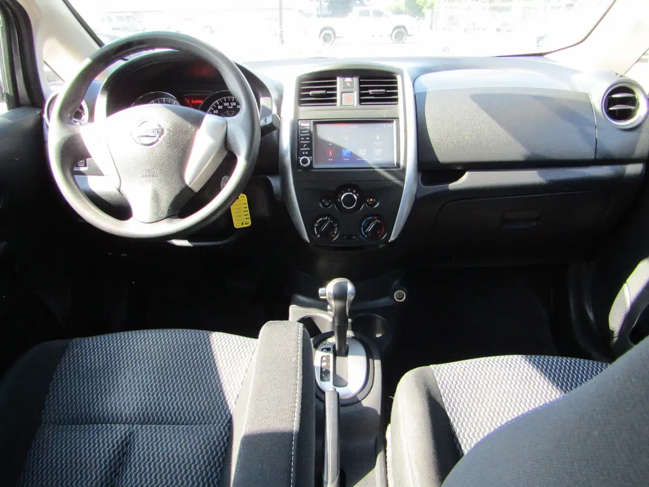 Nissan Note снимка Nissan Note