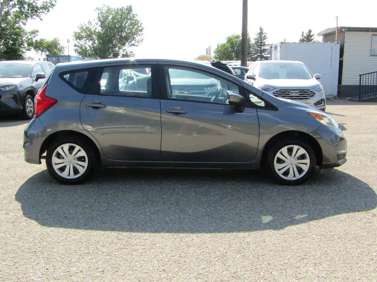 Nissan Note снимка Nissan Note