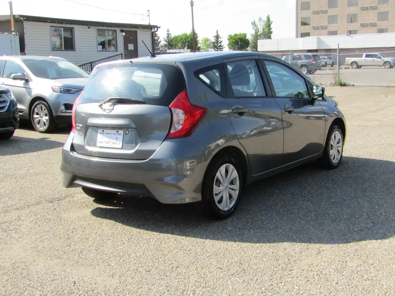 Nissan Note снимка Nissan Note