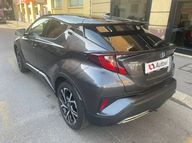 Toyota C-HR view 4